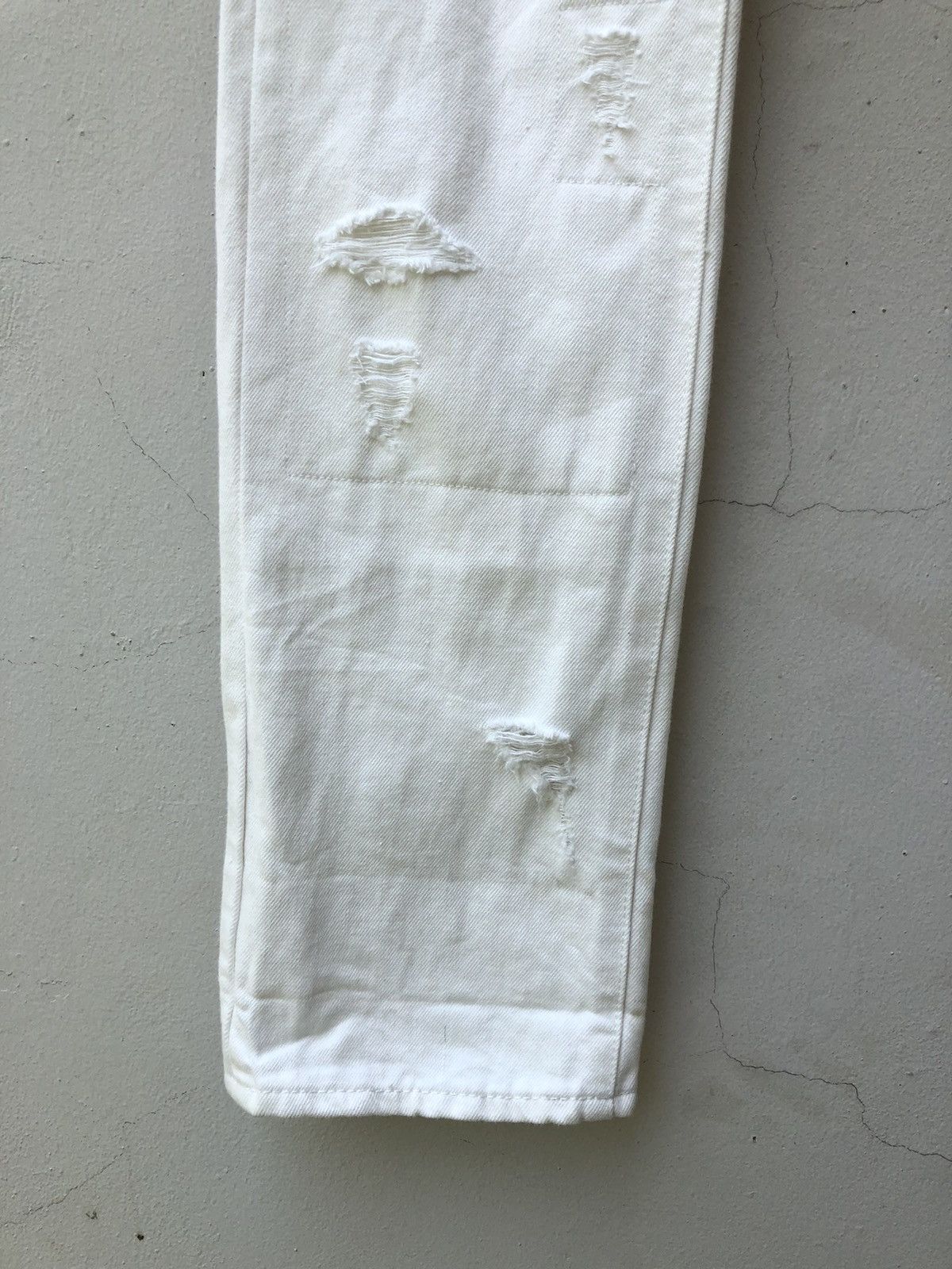 Vintage Lyric Made in Japan Rips Distressed Patchwork White Denim Size US 31 - 7 Thumbnail