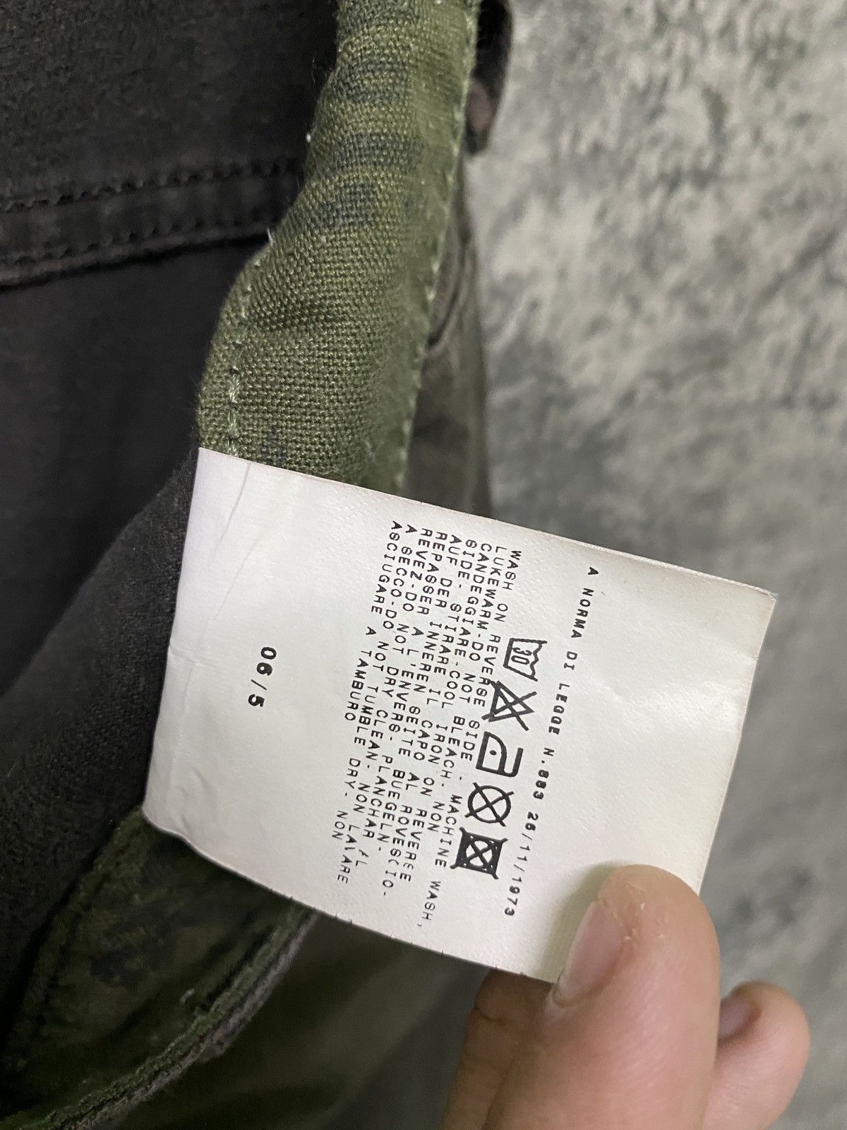 Dolce & Gabbana × Vintage Vintage Italian DOLCE AND GABBANA Faded Bondage Pant Size US 32 / EU 48 - 19 Thumbnail