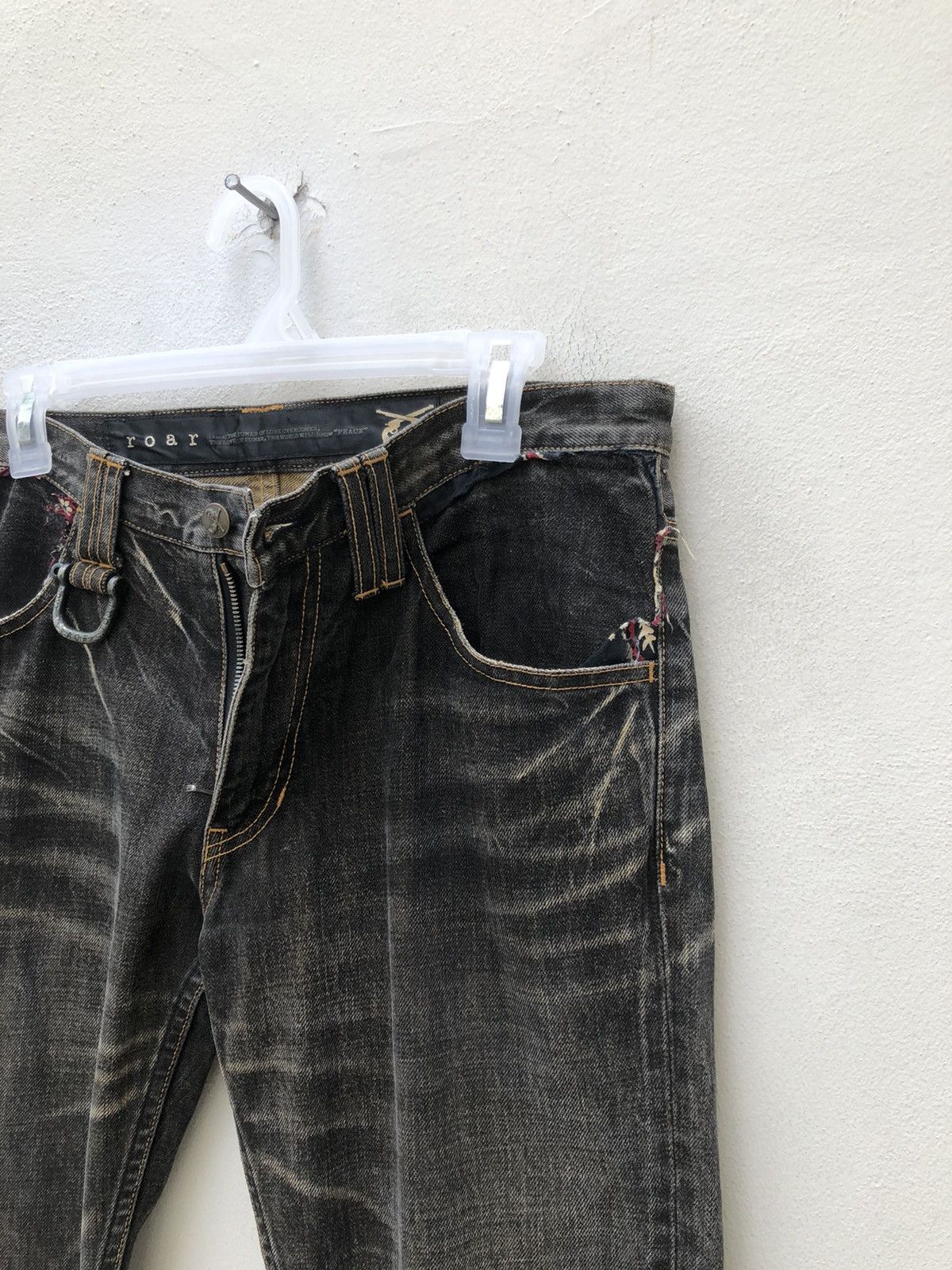 Japanese Brand × roarguns Vintage Roarguns Japan Distressed Ripped Fade Denim Jeans Size US 31 - 12 Thumbnail