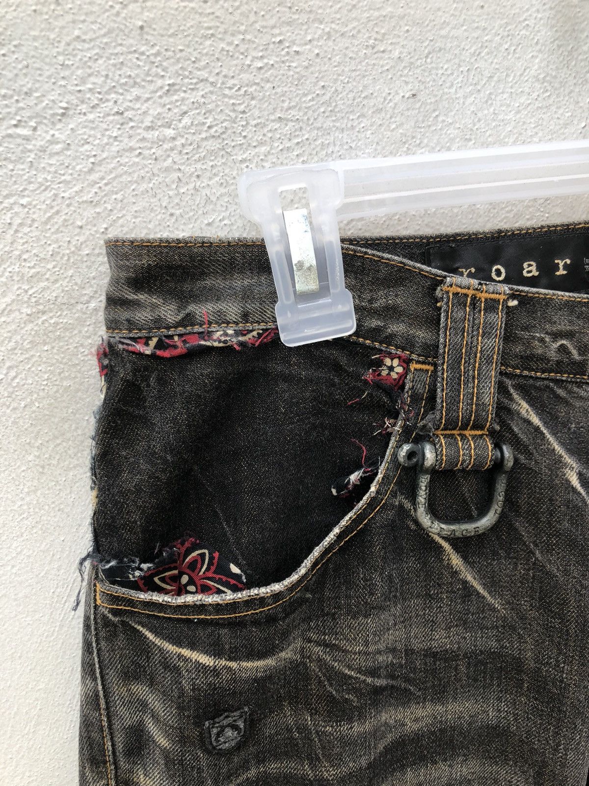 Japanese Brand × roarguns Vintage Roarguns Japan Distressed Ripped Fade Denim Jeans Size US 31 - 7 Thumbnail