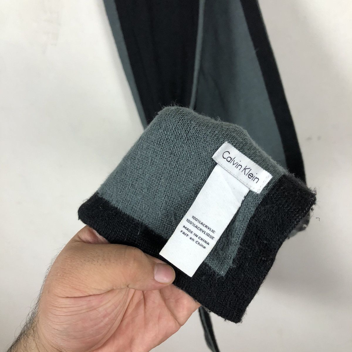 Calvin Klein CALVIN KLEIN SCARVES 100% ACAYLIC NICE DESIGN Size ONE SIZE - 5 Thumbnail