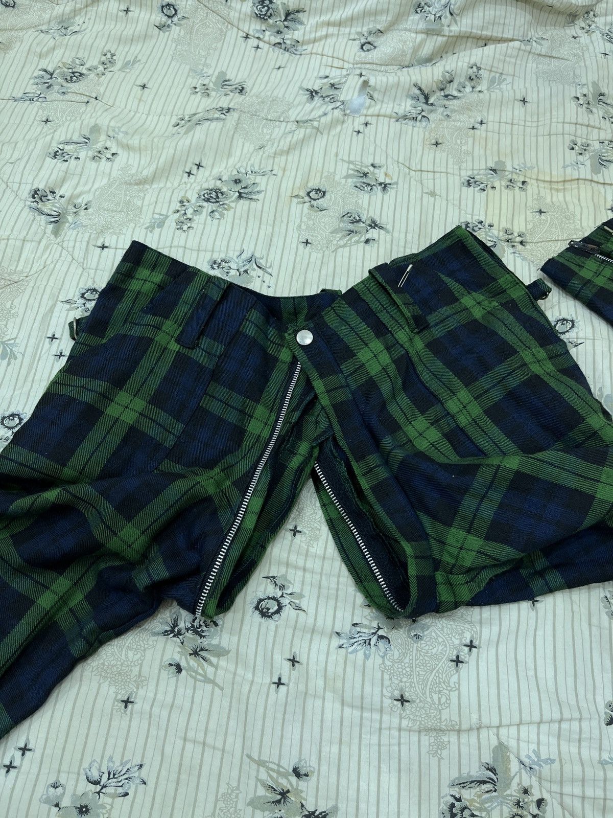 No Future (Mmmm)🔥RARE VINTAGE NO FUTURE BONDAGE PUNKS PANTS Size US 32 / EU 48 - 11 Thumbnail