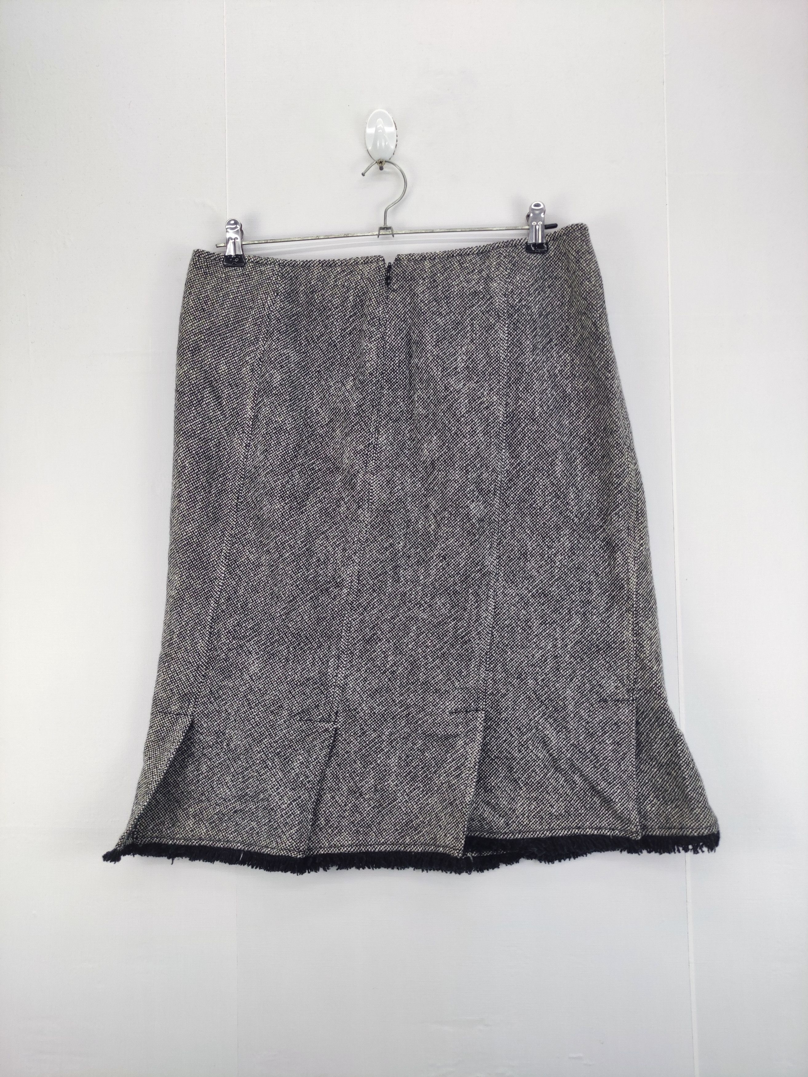 image of Vintage Burberry London Women Skirt (Size 24)