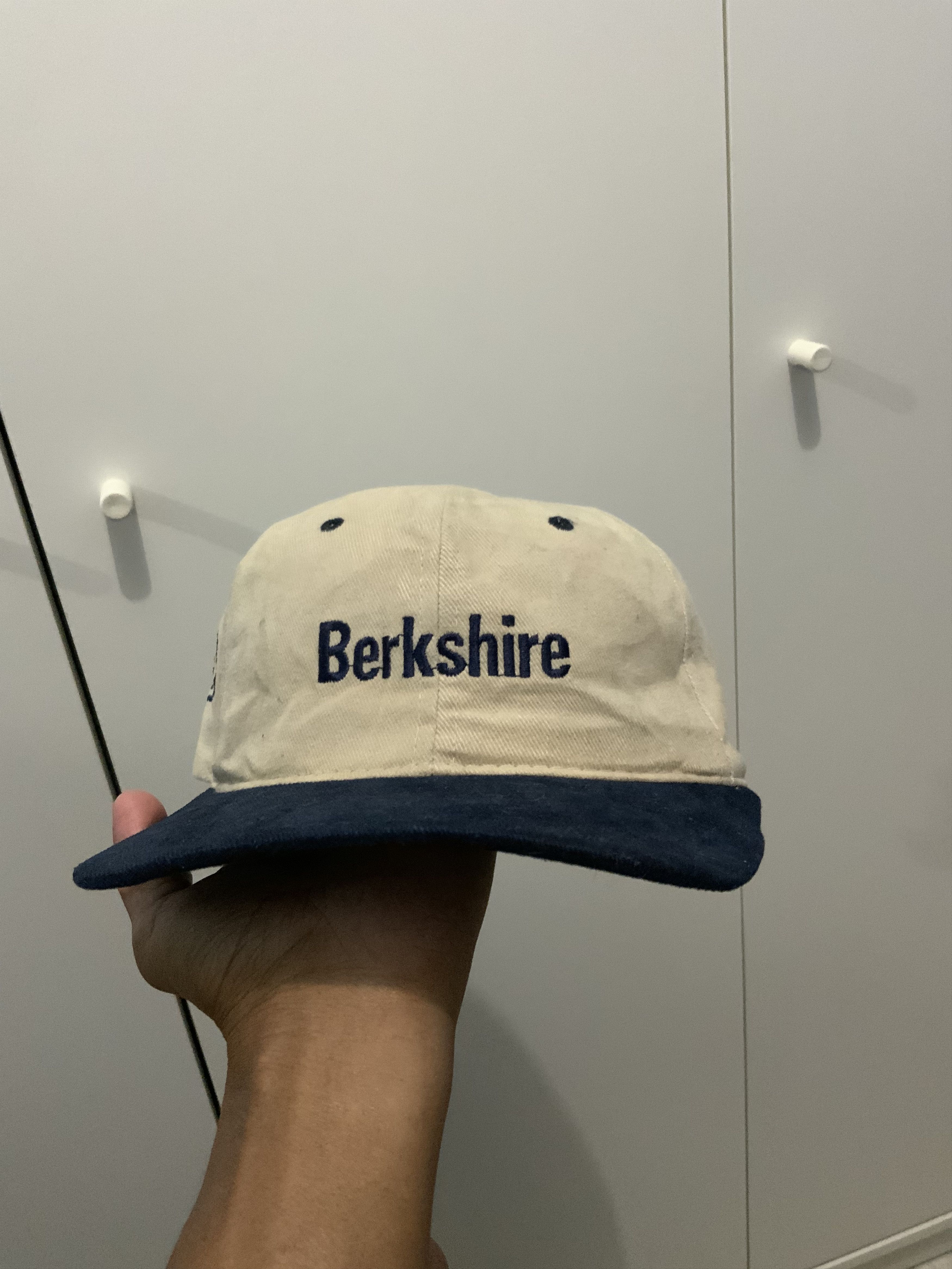 Vintage Berkshire Yupoong Vintage Hat Size ONE SIZE - 14 Thumbnail