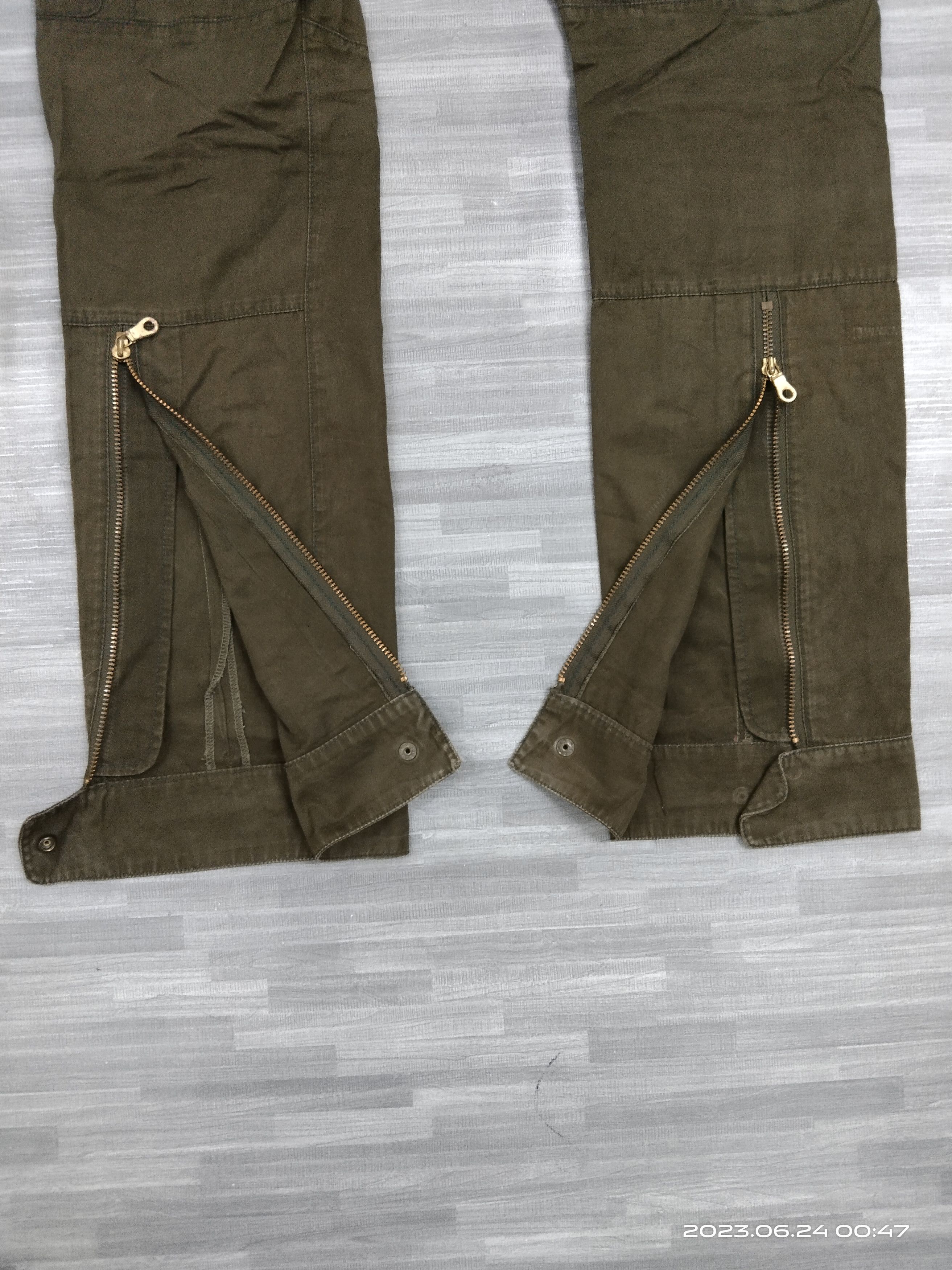 Japanese Brand FADE GREEN TACTICAL CRYSTAL BUSH CARGO PANTS Size US 31 - 6 Thumbnail