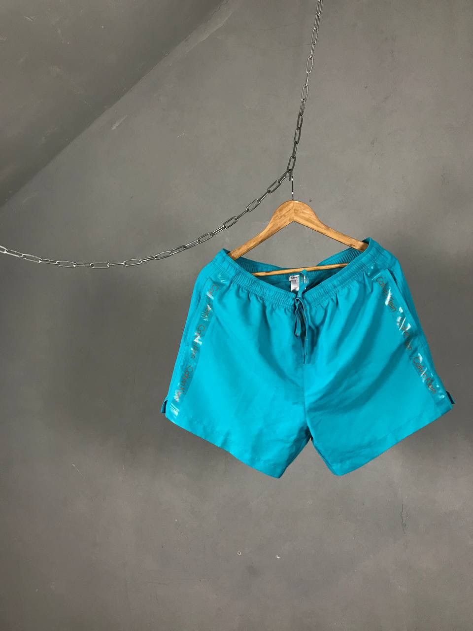 Calvin Klein Calvin Klein lampas luxury streetwear shorts Size US 34 / EU 50 - 1 Thumbnail