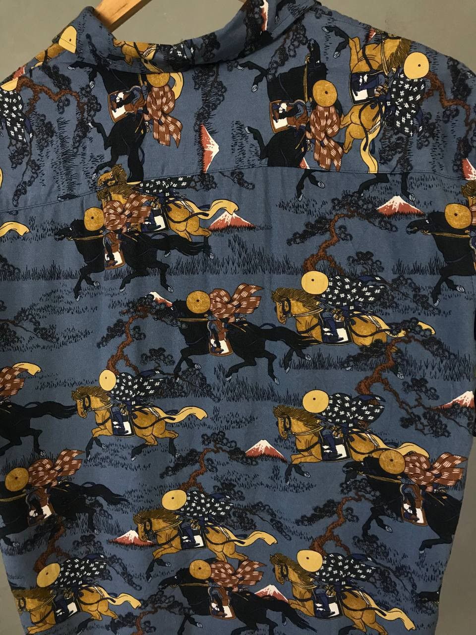 Uniqlo Uniqlo Japanese brand streetwear crazy multicolor shirt Size US S / EU 44-46 / 1 - 6 Thumbnail