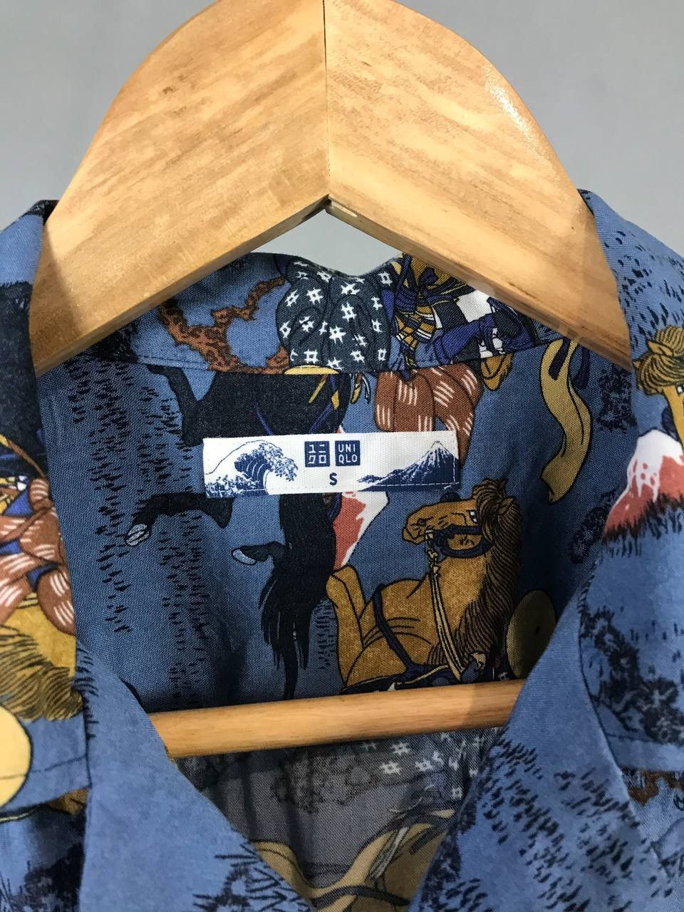 Uniqlo Uniqlo Japanese brand streetwear crazy multicolor shirt Size US S / EU 44-46 / 1 - 3 Thumbnail