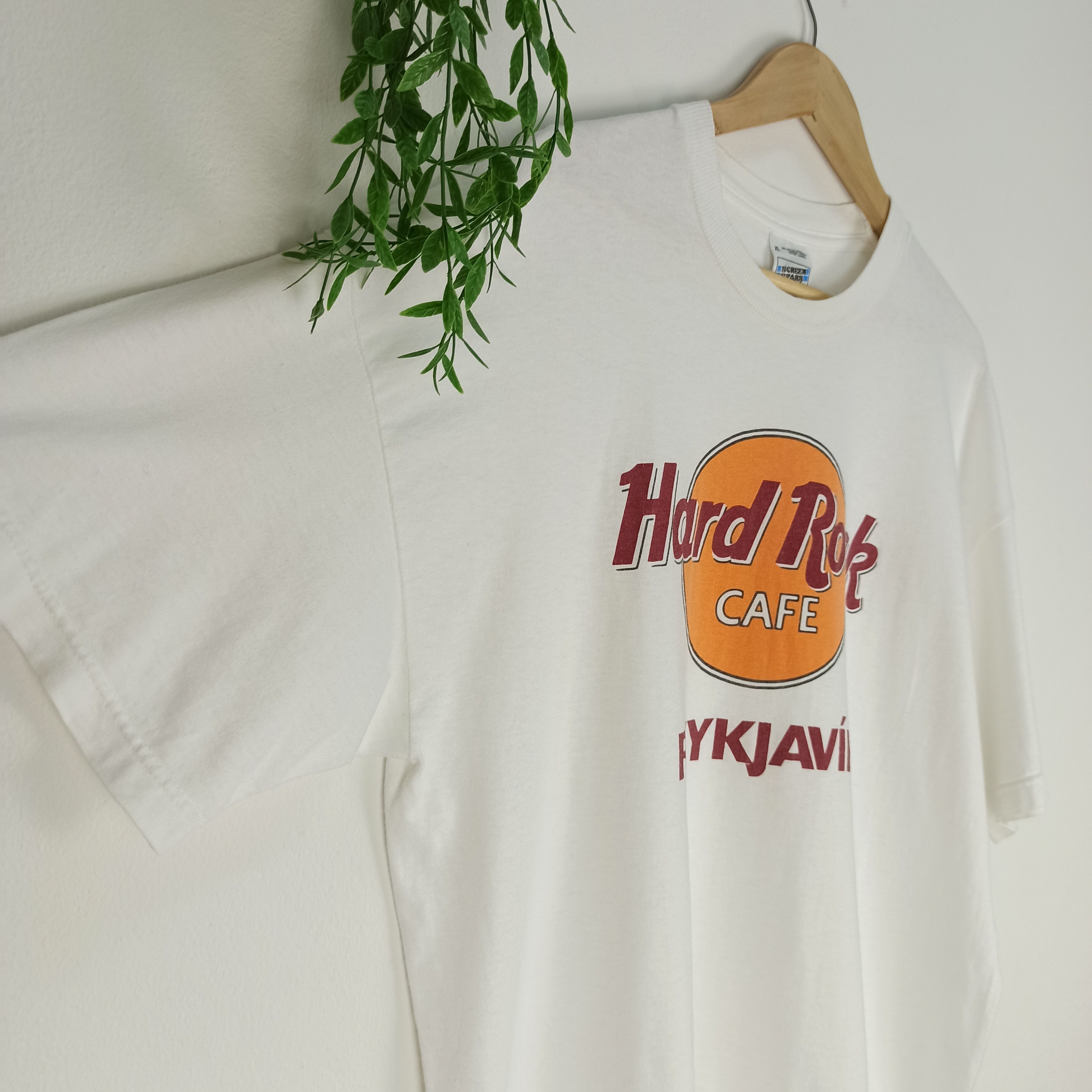 Hard Rock Cafe Vintage Hard Rock Cafe Reykjavik Big Logo Tshirt Size US XL / EU 56 / 4 - 2 Thumbnail