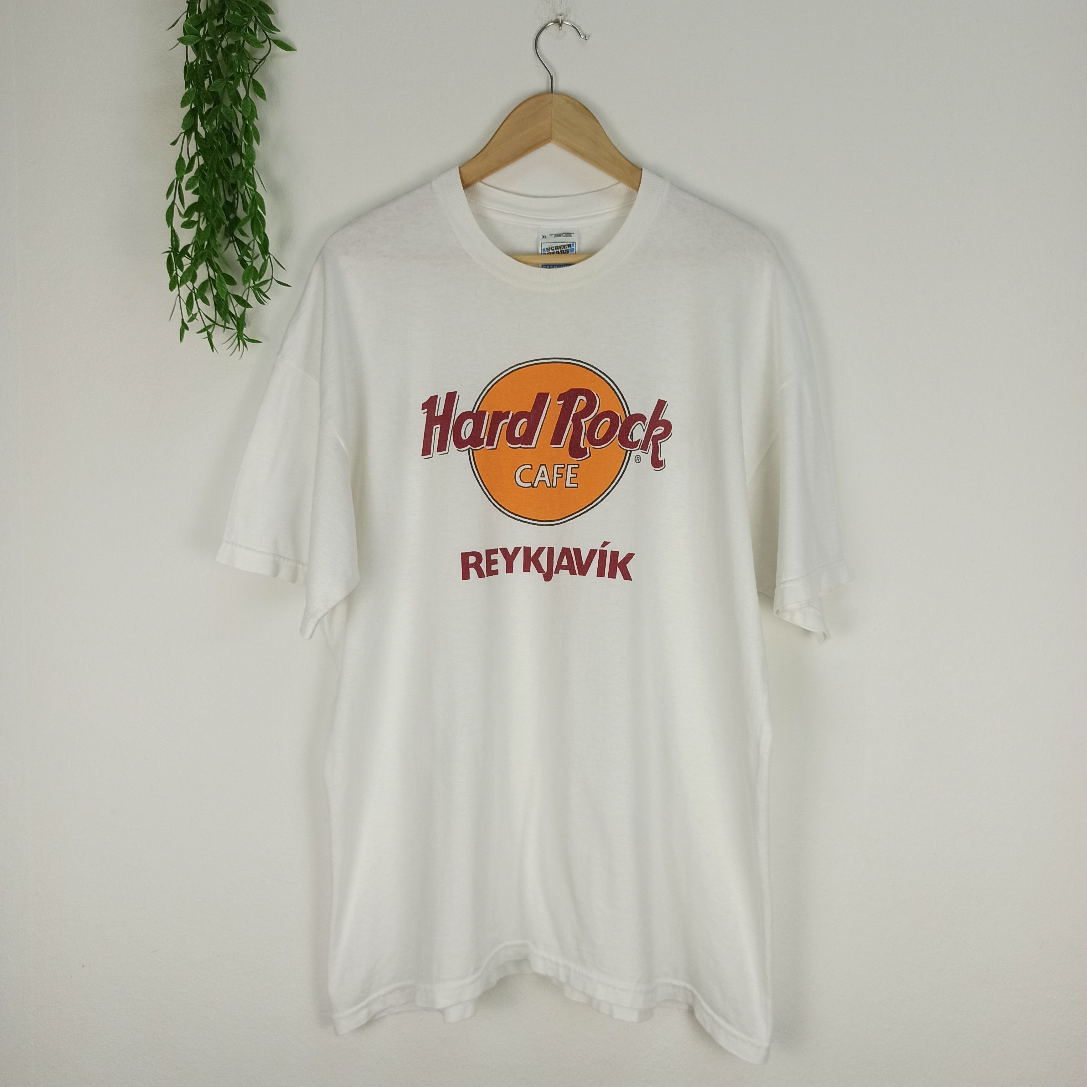 Hard Rock Cafe Vintage Hard Rock Cafe Reykjavik Big Logo Tshirt Size US XL / EU 56 / 4 - 1 Thumbnail
