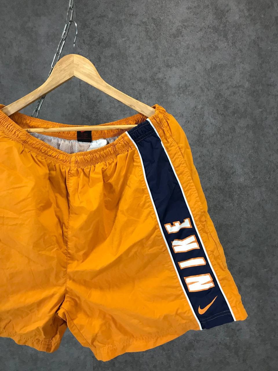 Vintage Nike swoosh streetwear vintage shorts Size US 36 / EU 52 - 2 Thumbnail