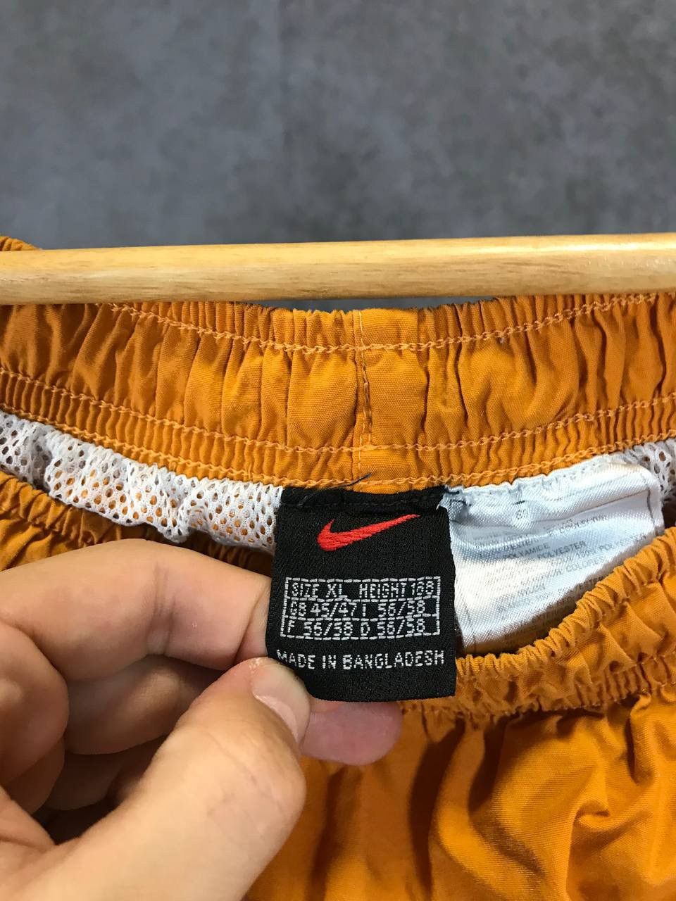 Vintage Nike swoosh streetwear vintage shorts Size US 36 / EU 52 - 4 Thumbnail