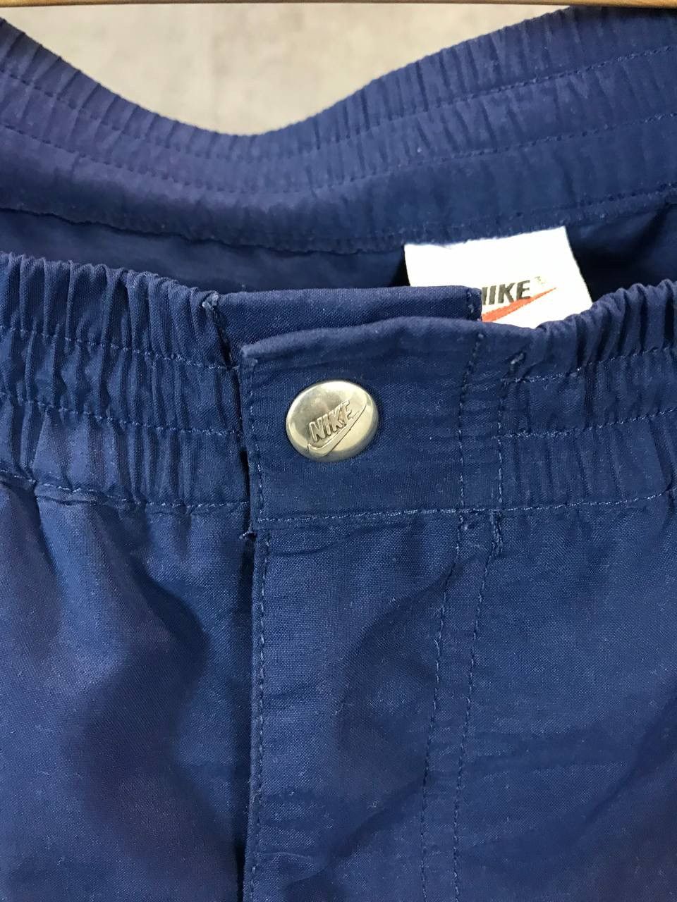 Vintage Nike swoosh streetwear vintage shorts Size US 36 / EU 52 - 4 Thumbnail