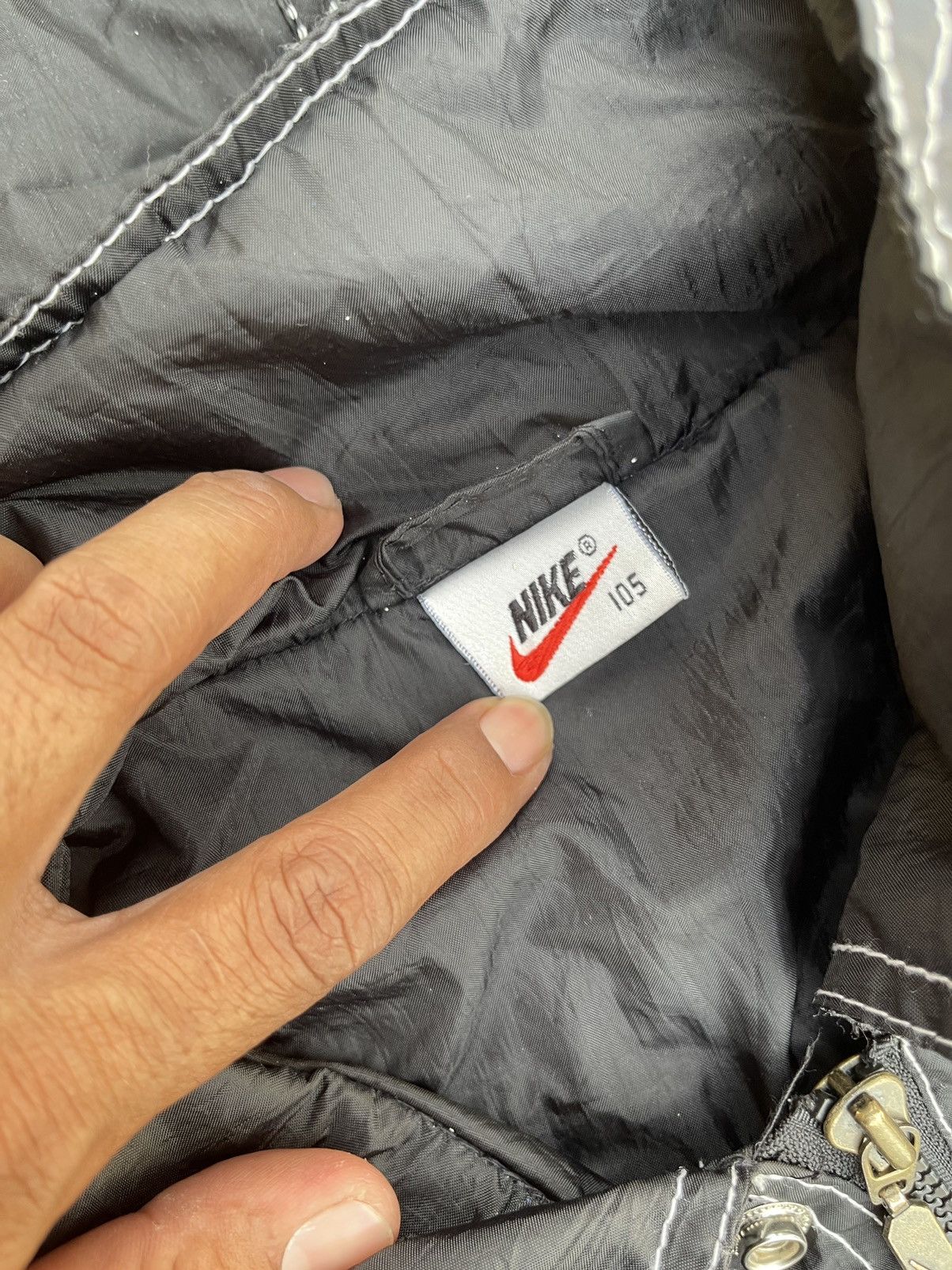 Nike Vintage Nike Swoosh Big Logo Light Jacket Size US L / EU 52-54 / 3 - 15 Thumbnail