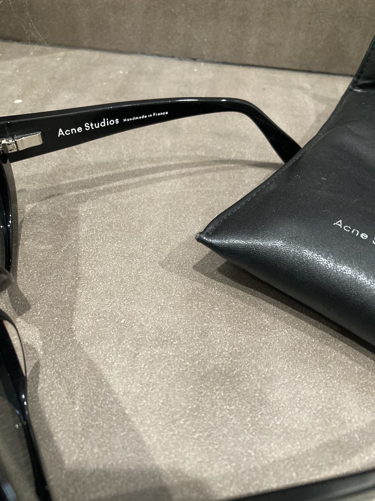 Acne Studios Kurt Cobain Mustang oval frame sunglasses. Size ONE SIZE - 13 Thumbnail