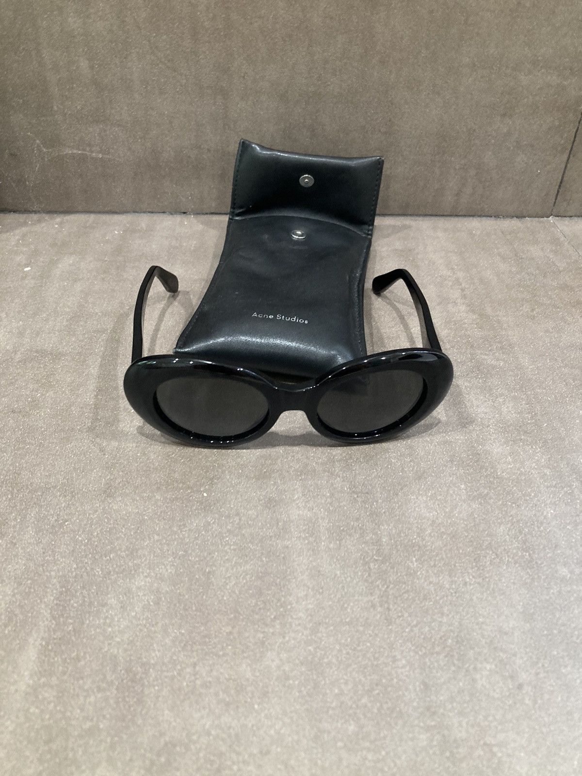 Acne Studios Kurt Cobain Mustang oval frame sunglasses. Size ONE SIZE - 11 Thumbnail