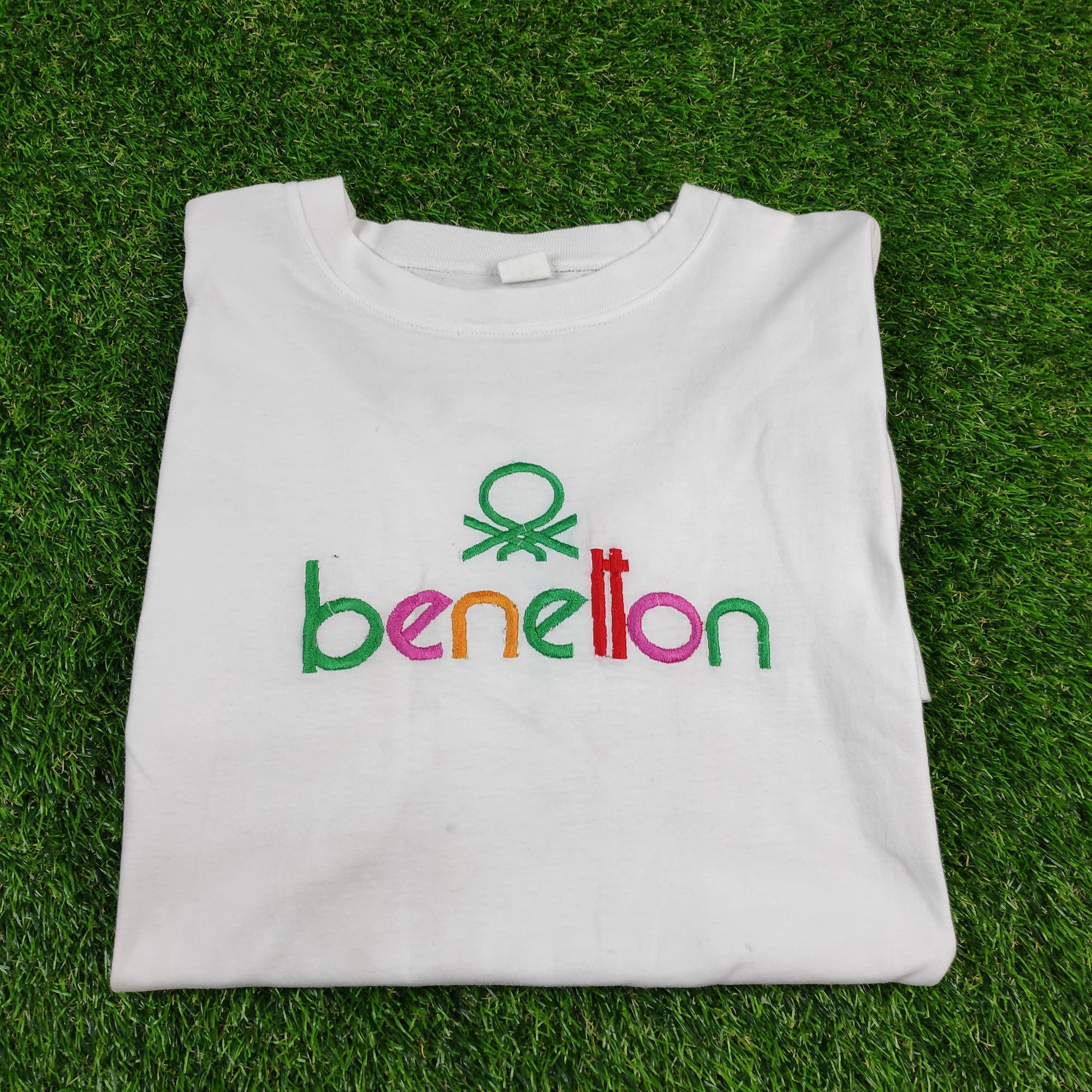 Benetton Vtg Benneton Embroidery Color Block Logo Tshirt Size US L / EU 52-54 / 3 - 4 Thumbnail