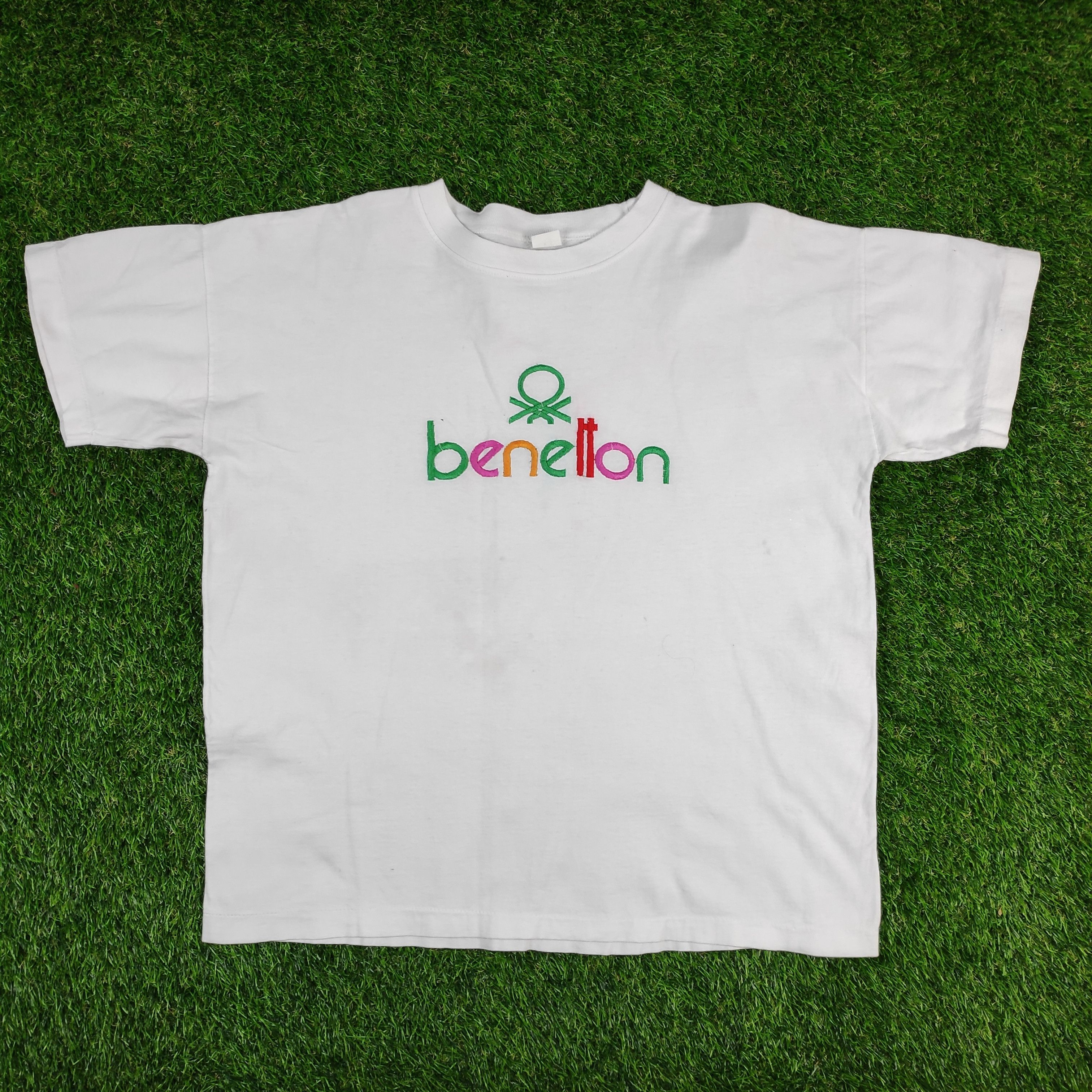 Benetton Vtg Benneton Embroidery Color Block Logo Tshirt Size US L / EU 52-54 / 3 - 1 Thumbnail
