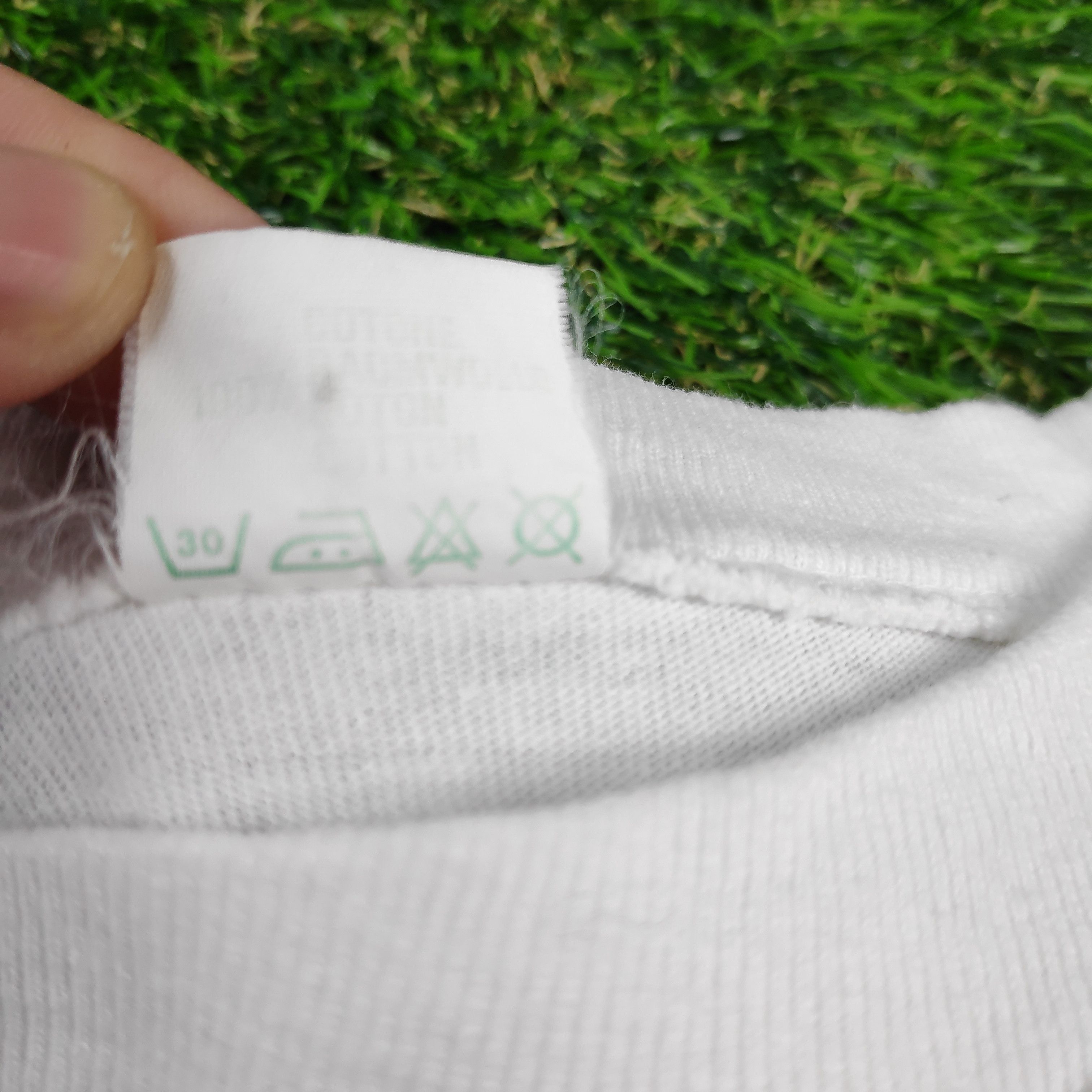 Benetton Vtg Benneton Embroidery Color Block Logo Tshirt Size US L / EU 52-54 / 3 - 6 Thumbnail