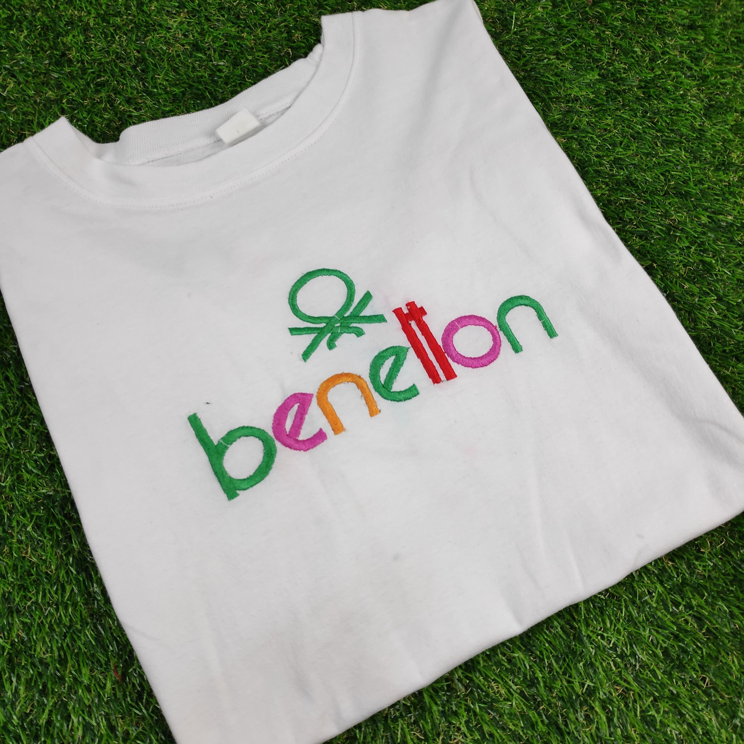 Benetton Vtg Benneton Embroidery Color Block Logo Tshirt Size US L / EU 52-54 / 3 - 3 Thumbnail