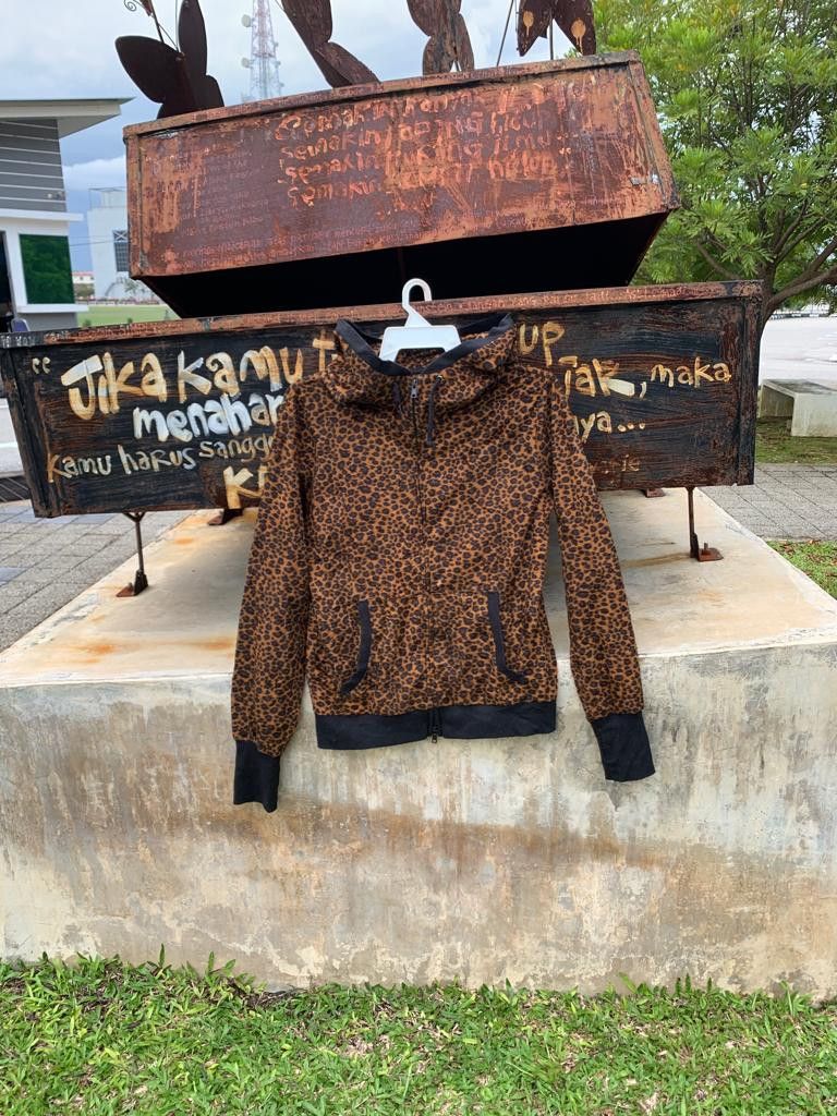 Japanese Brand × Vintage Hoodie Leopard Design Japanese style Size M / US 6-8 / IT 42-44 - 1 Thumbnail