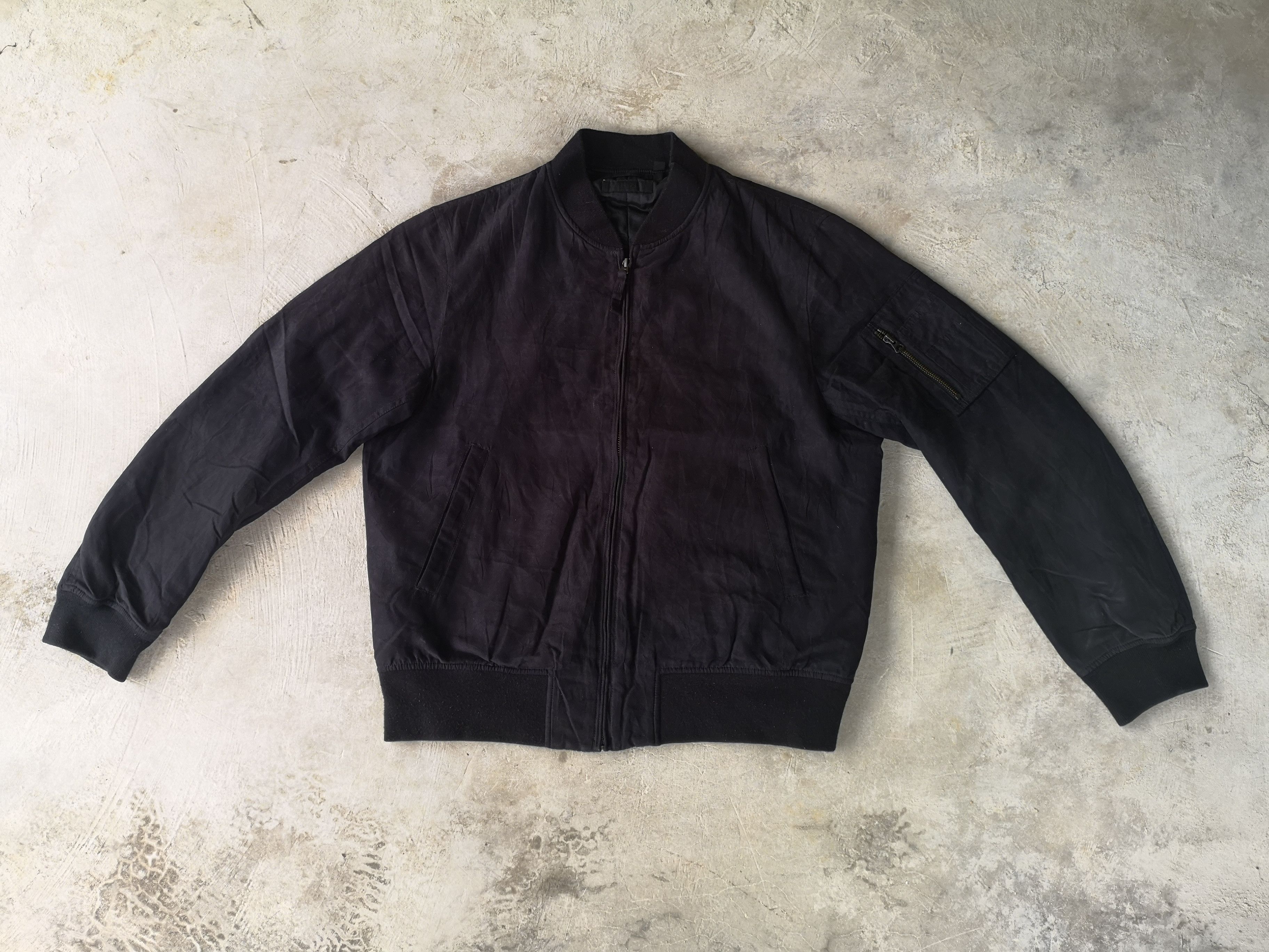 image of Uniqlo Bomber Jacket in Black, Men's (Size Large)