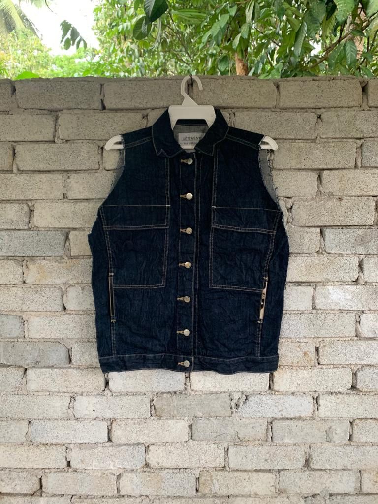 Japanese Brand × Vintage Vêtements De travail Denim Vest Size US M / EU 48-50 / 2 - 1 Thumbnail