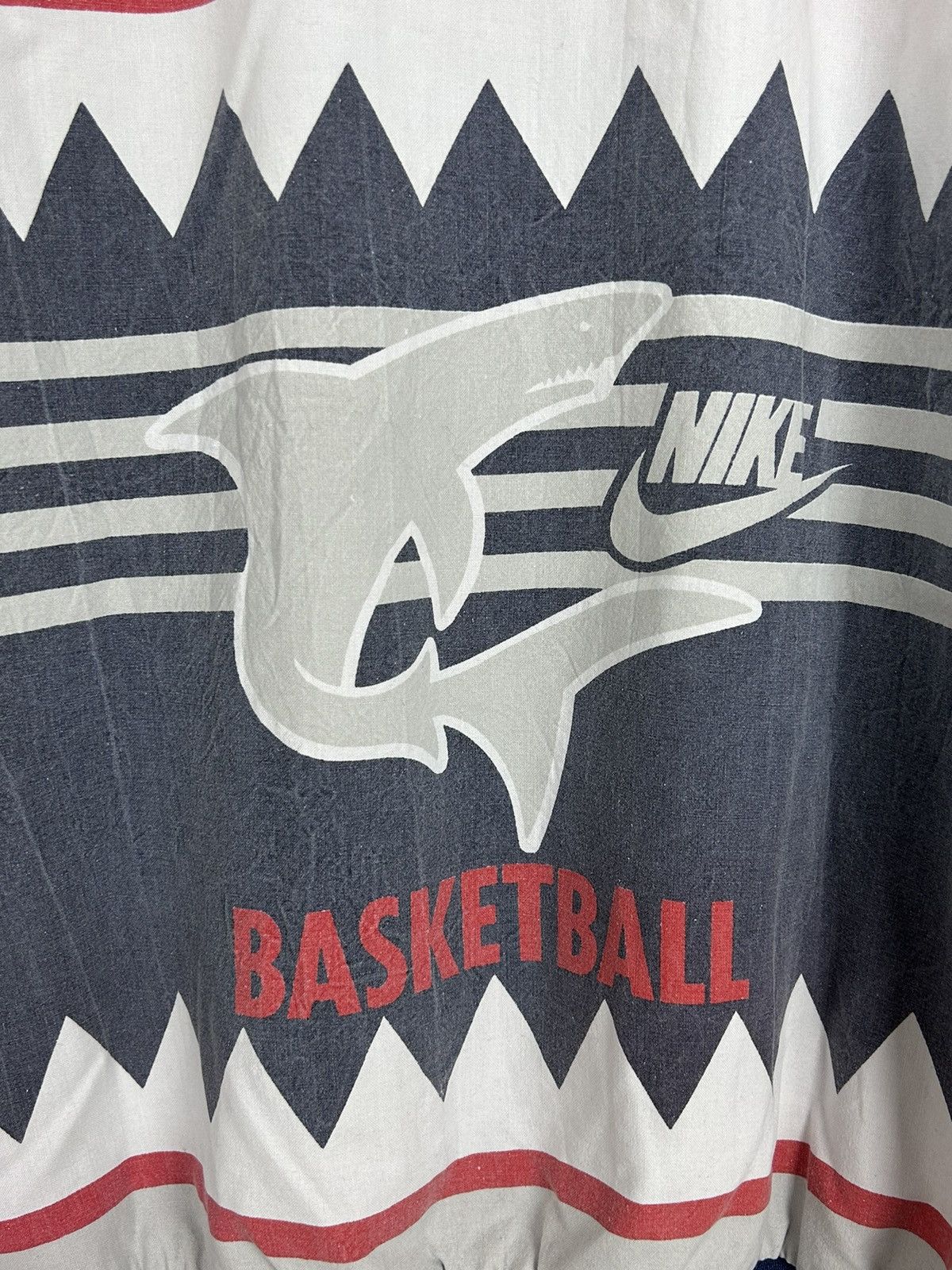 Nike 80s Vintage Nike Sharks Basketball AOP Crewneck Sweatshirt Size US M / EU 48-50 / 2 - 8 Thumbnail