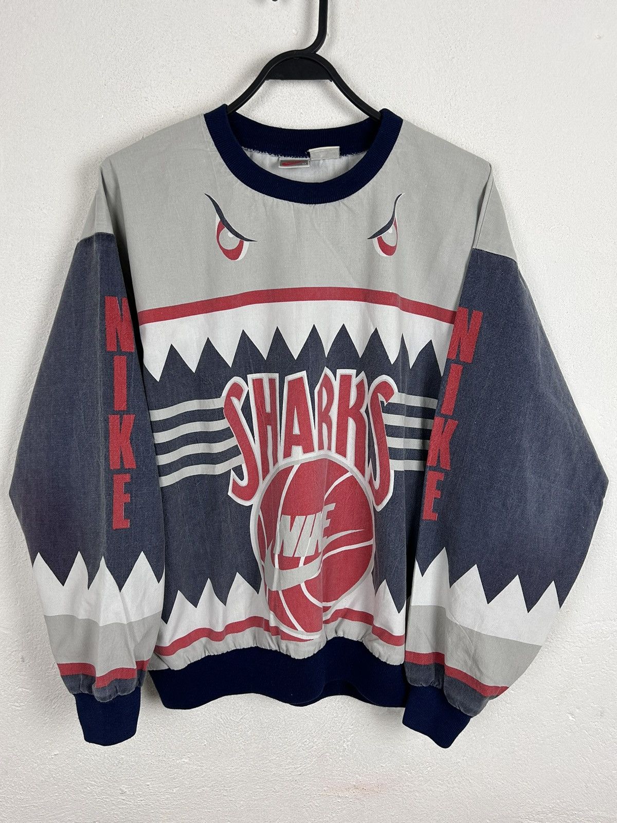 Nike 80s Vintage Nike Sharks Basketball AOP Crewneck Sweatshirt Size US M / EU 48-50 / 2 - 1 Thumbnail