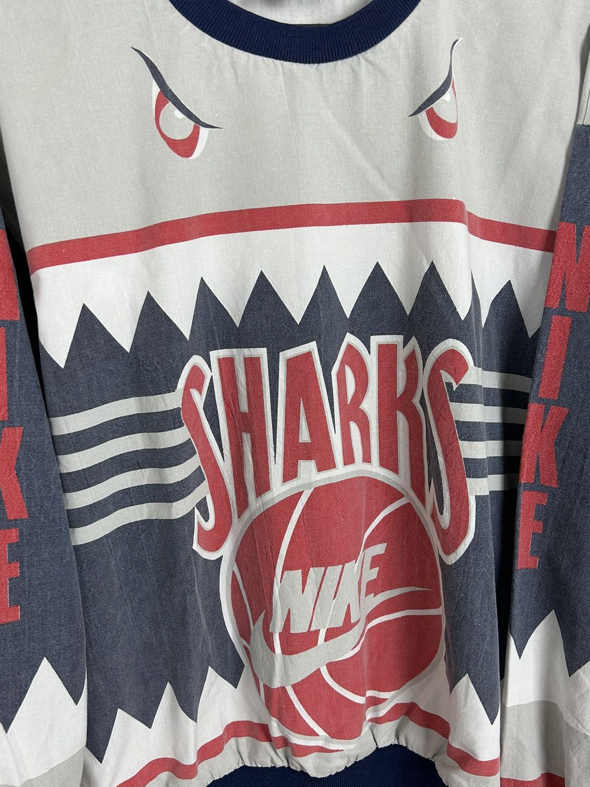 Nike 80s Vintage Nike Sharks Basketball AOP Crewneck Sweatshirt Size US M / EU 48-50 / 2 - 3 Thumbnail
