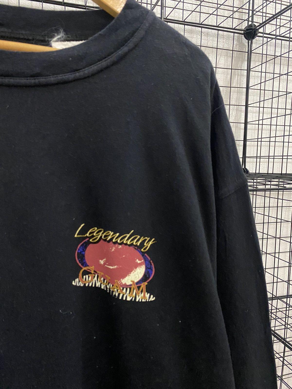 Vintage × Warner Bros Vintage Lagendary Guam Sweater by Warner Bros Size US L / EU 52-54 / 3 - 4 Thumbnail