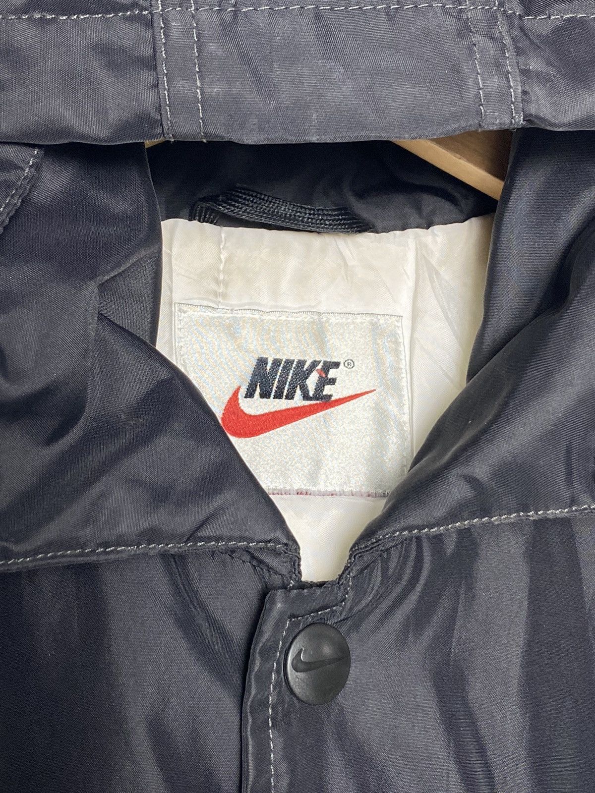 Nike Vintage Nike Swoosh Jacket Travis Scott Windbreaker Hoodies Size US XL / EU 56 / 4 - 7 Thumbnail