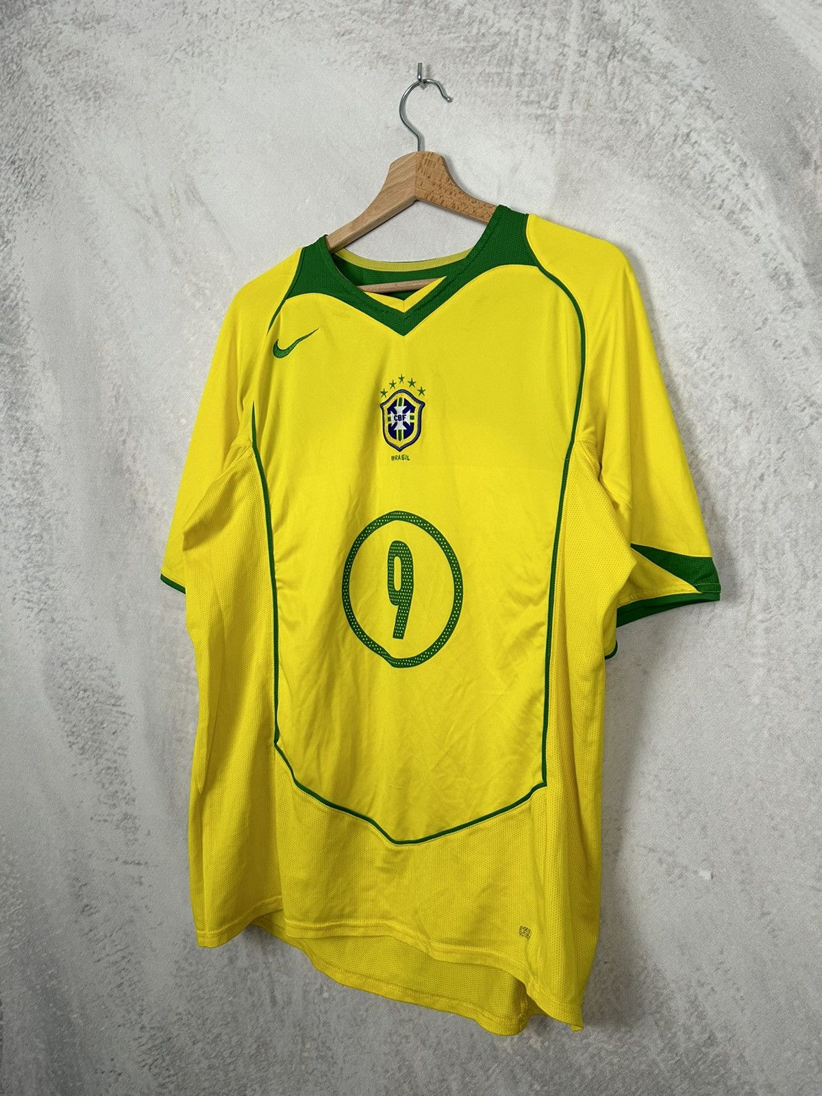 Nike Vintage Ronaldo #9 Brazil Soccer Jersey Rare Hype Football Size US M / EU 48-50 / 2 - 5 Thumbnail