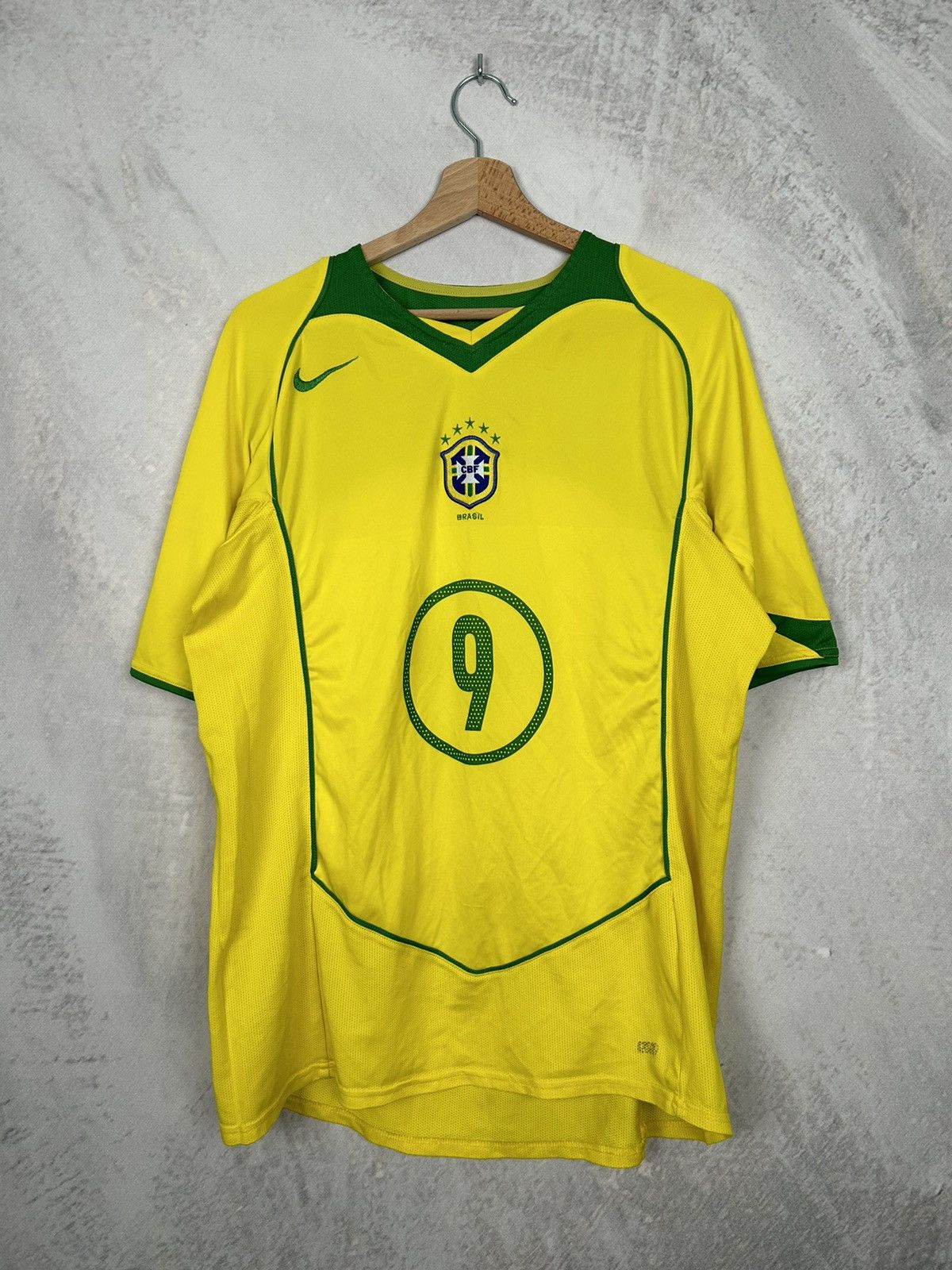 Nike Vintage Ronaldo #9 Brazil Soccer Jersey Rare Hype Football Size US M / EU 48-50 / 2 - 4 Thumbnail