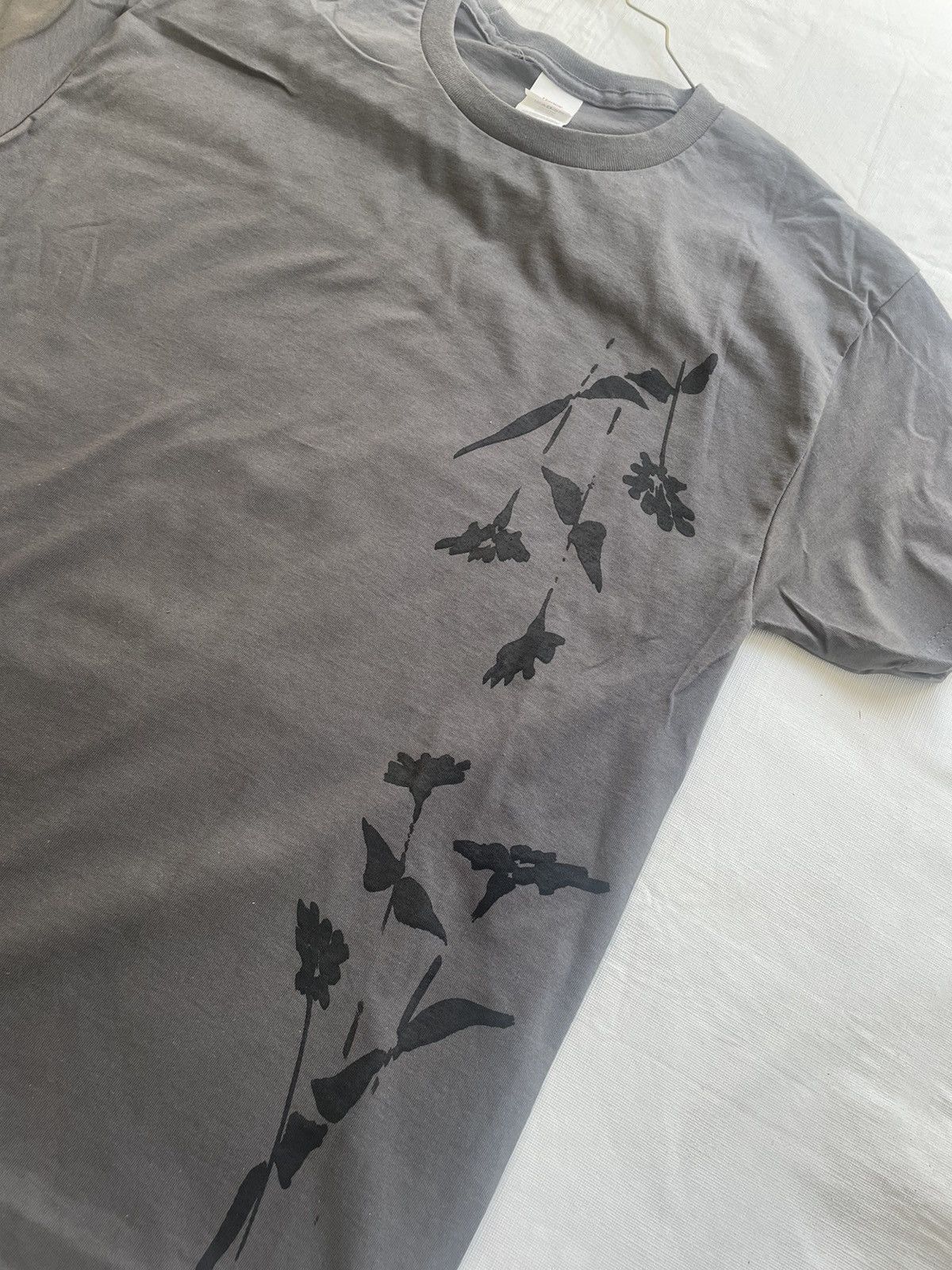 Vintage Flower distort tee Size US XL / EU 56 / 4 - 2 Thumbnail