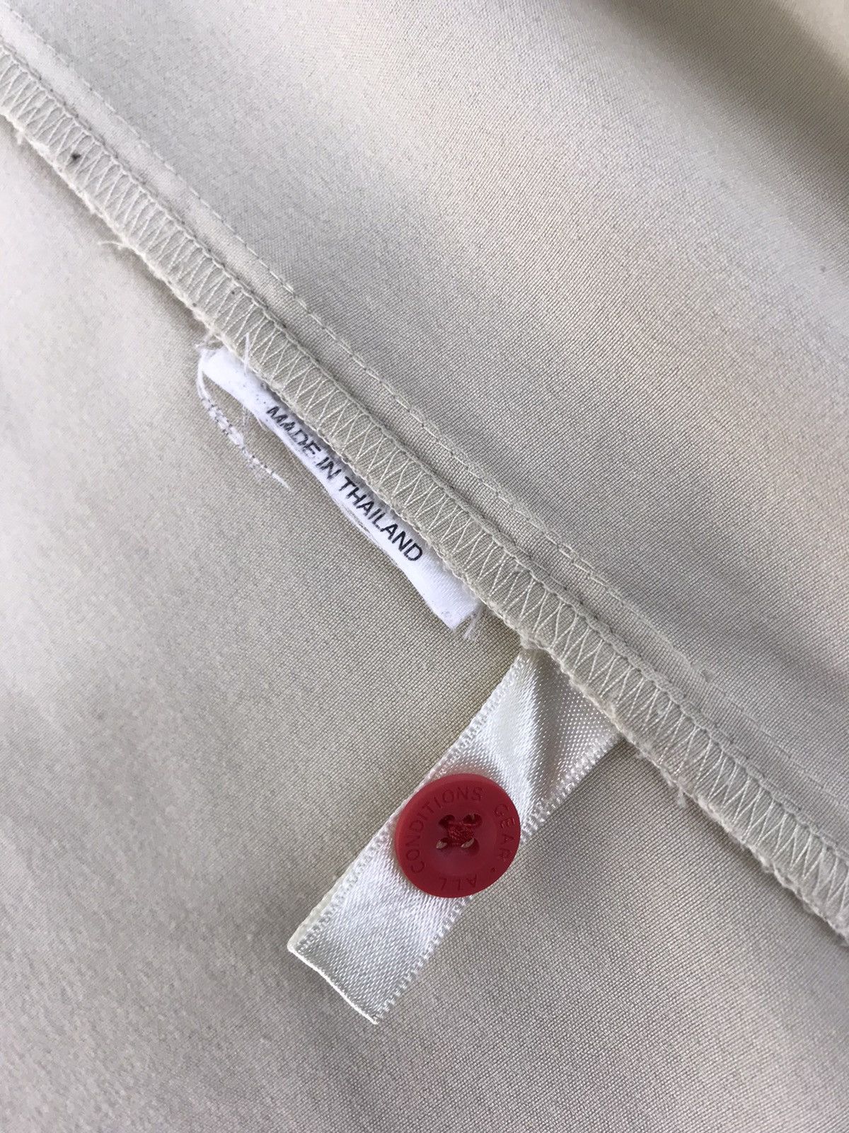 Nike ACG Vintage Nike ACG Zipper Shirt Art Multi Pockets Size US M / EU 48-50 / 2 - 9 Thumbnail