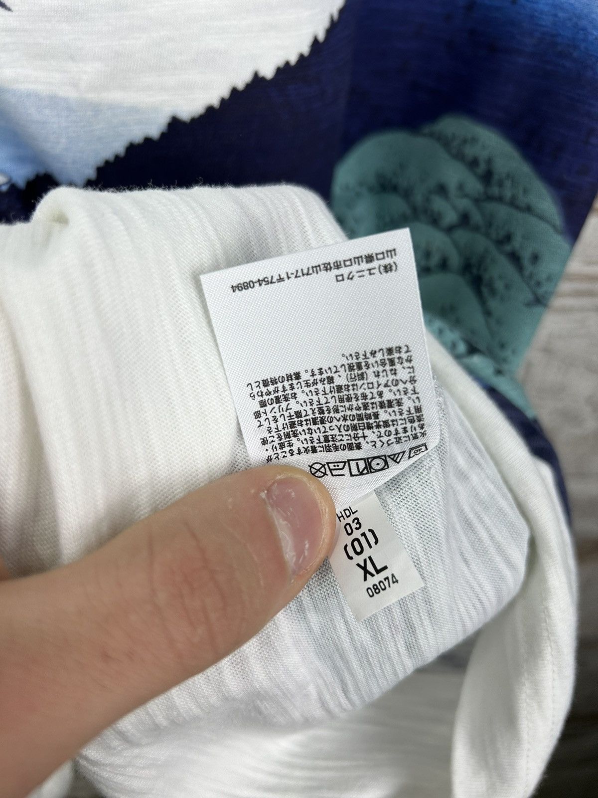 Japanese Brand × Uniqlo Mens Uniqlo Hokusai Blue T Shirt art tee Japanese brand y2k Size US XL / EU 56 / 4 - 7 Thumbnail