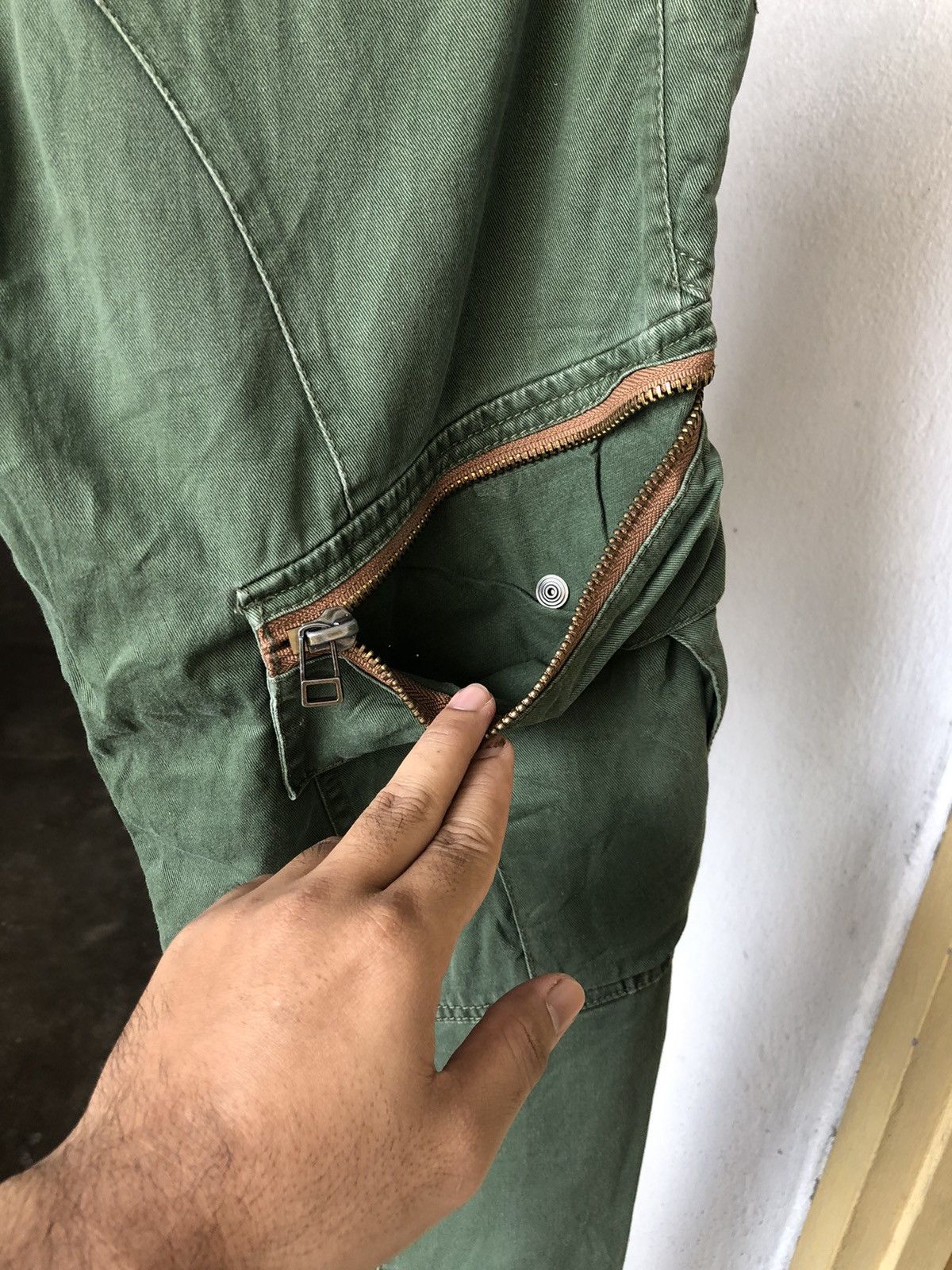 Japanese Brand Vintage Dominate Handcrafted Multi Pocket Cargo Pants Size US 31 - 13 Thumbnail