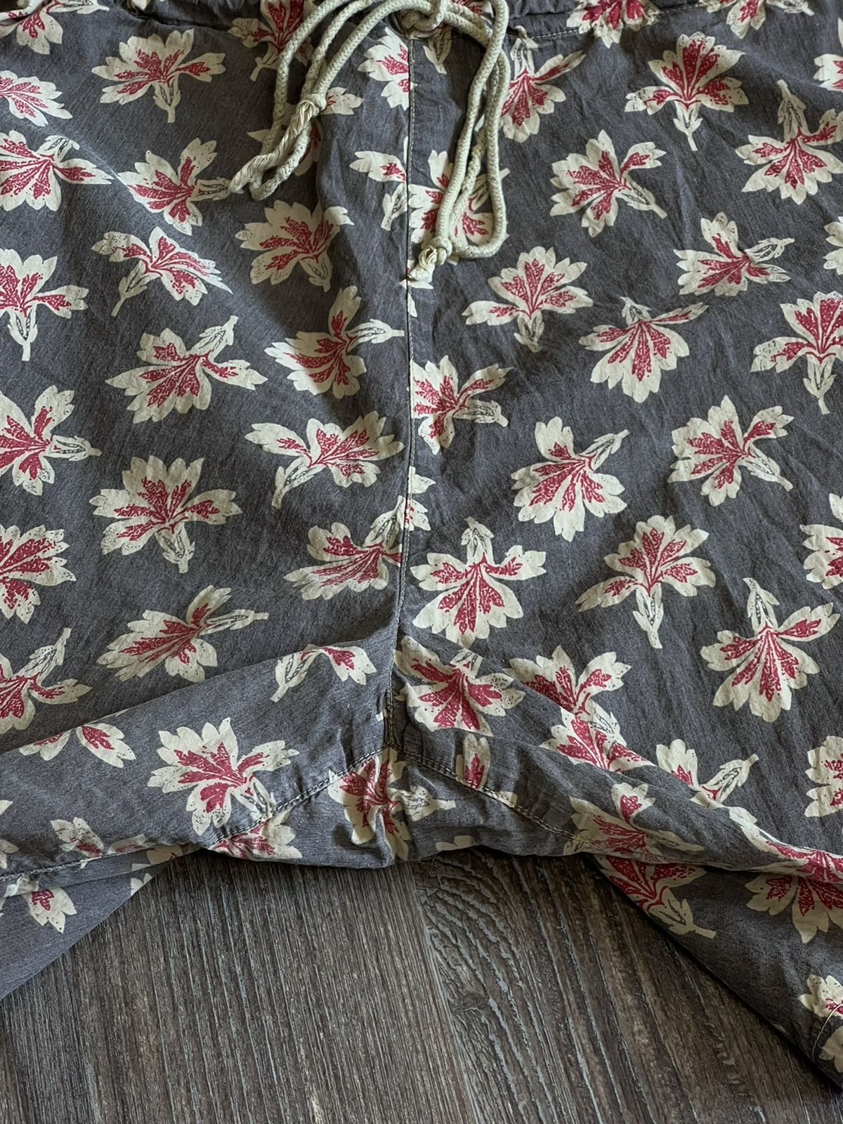 C.P. Company C.P. Company ideas from Massimo Osti flowers swim shorts Size US 34 / EU 50 - 6 Thumbnail