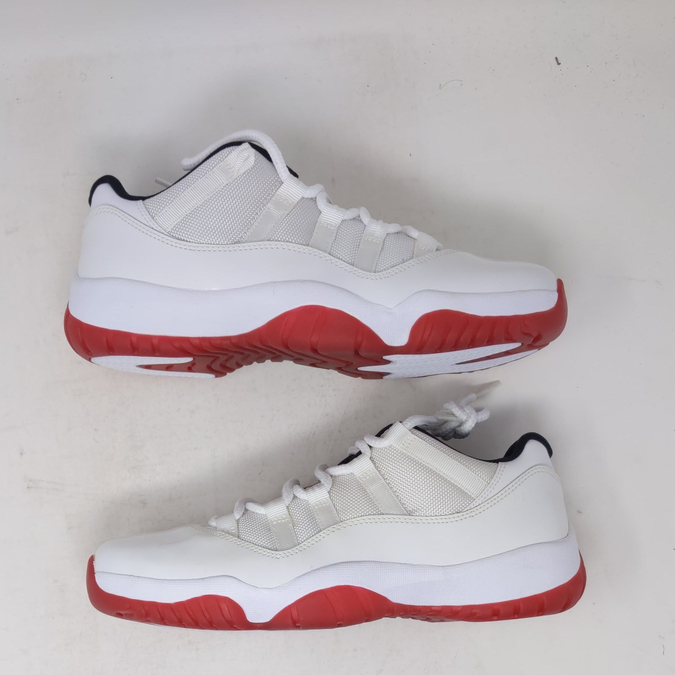 Jordan 11 hotsell low cherry bottom