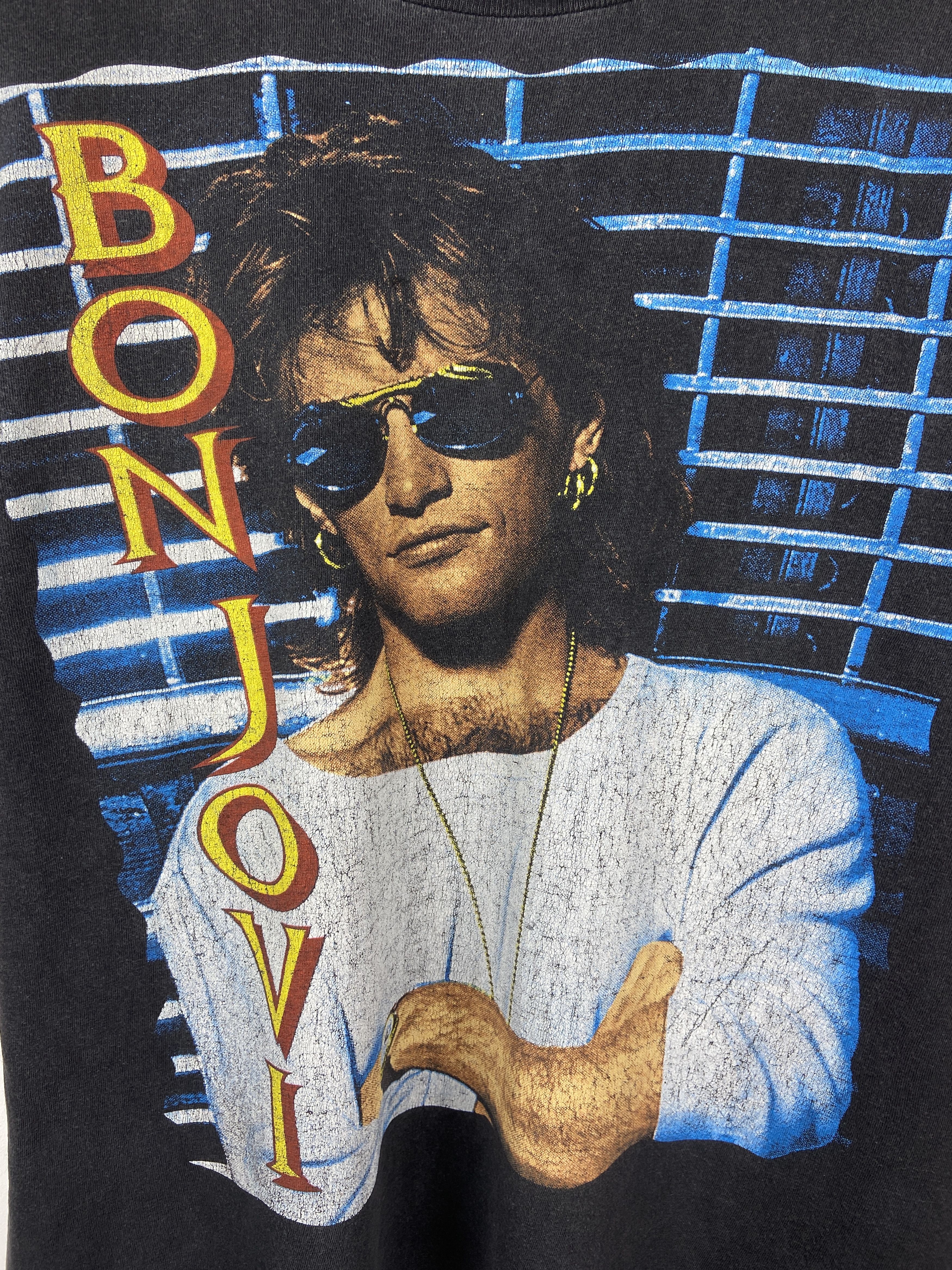 Band Tees 90s Vintage Bon Jovi Single Stitch Rock Band Graphic T Shirt Size US M / EU 48-50 / 2 - 3 Thumbnail