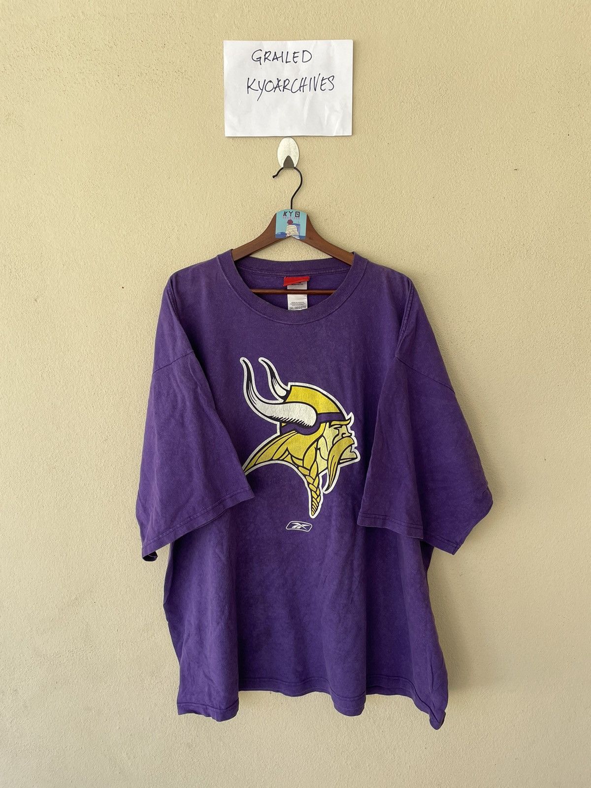 MLB × Reebok MINNESOTA VIKINGS BIG LOGOS PURPLE SHIRT Size US XXL / EU 58 / 5 - 1 Thumbnail