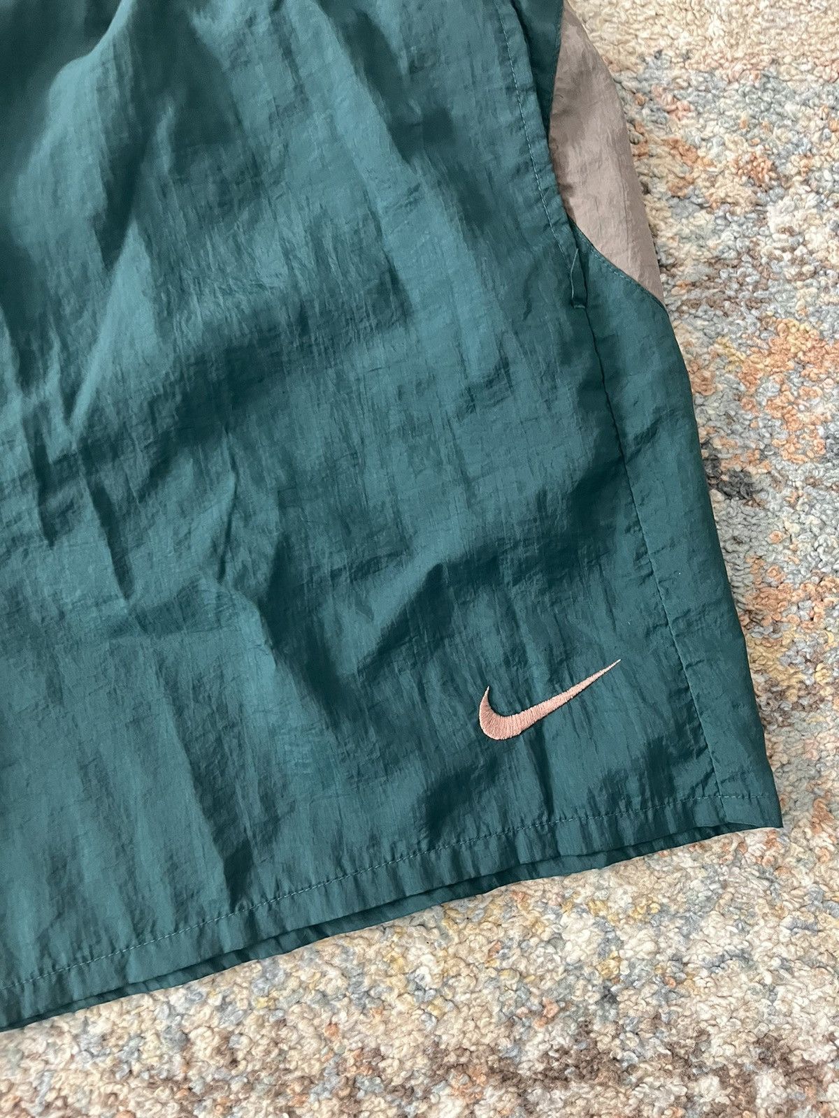 Vintage VTG 90s Nike BIG SWOOSH sz large Size US 36 / EU 52 - 3 Thumbnail