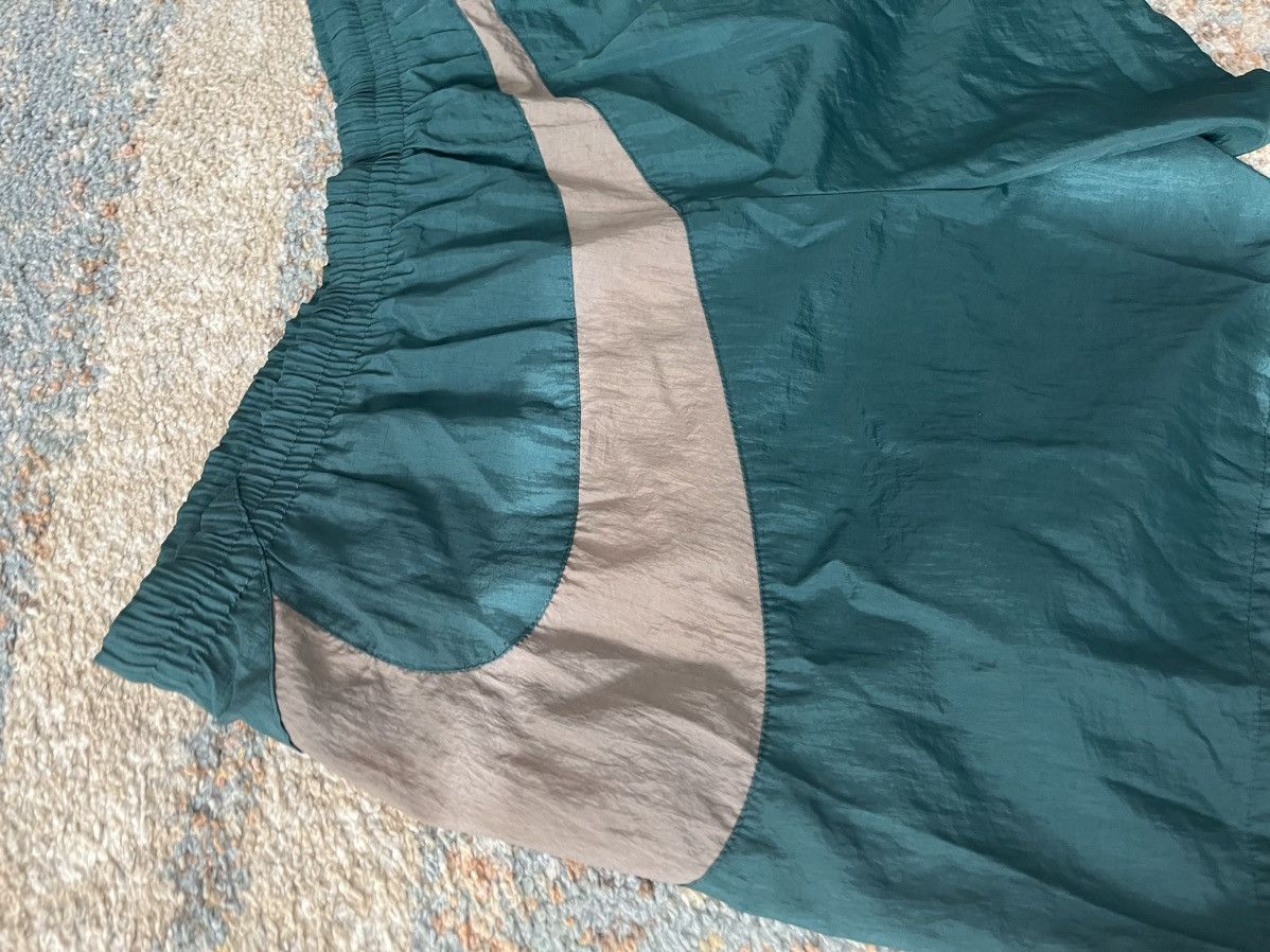 Vintage VTG 90s Nike BIG SWOOSH sz large Size US 36 / EU 52 - 7 Thumbnail