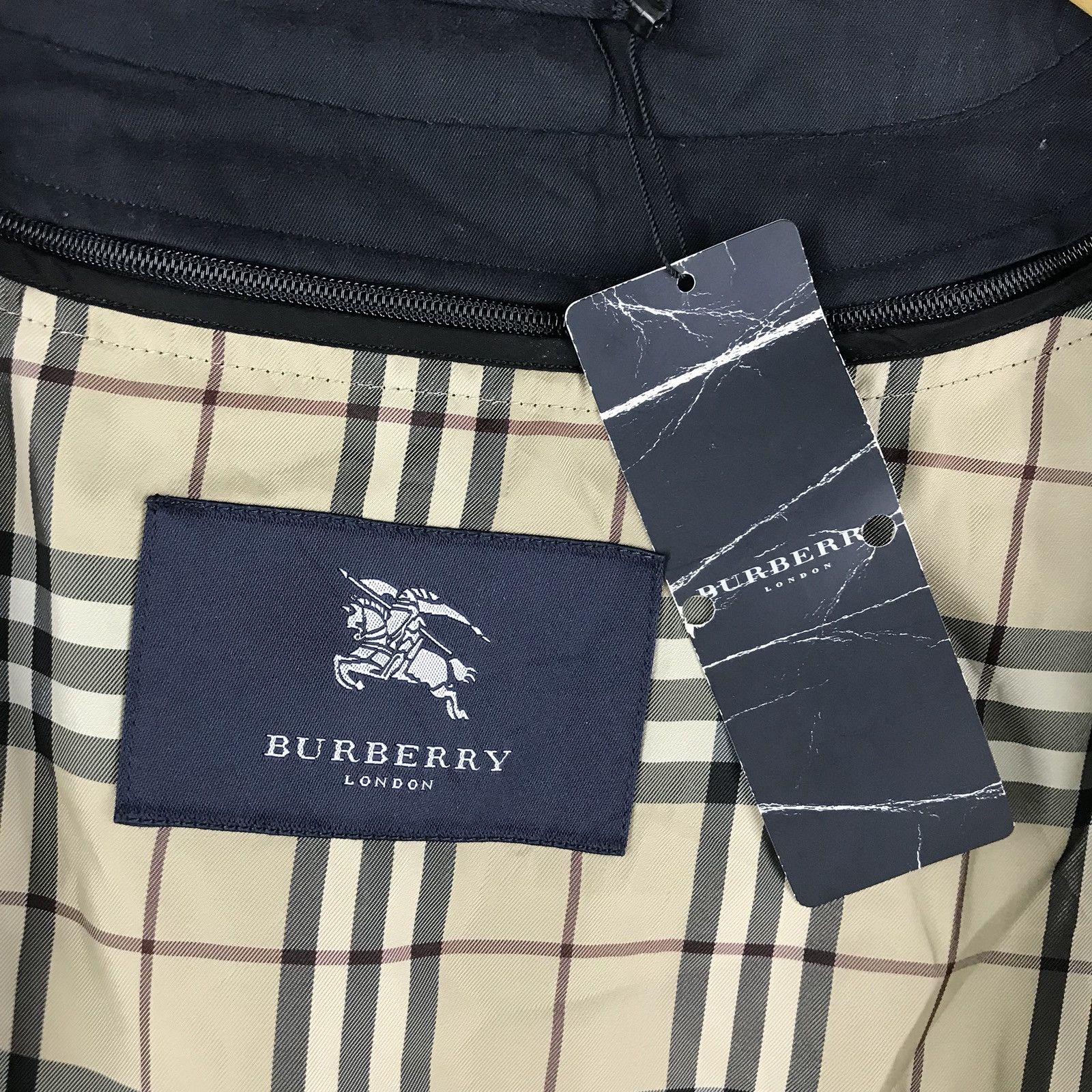 Burberry 🔥FINAL DROP🔥Burberry London Blue Black Nova Check Lining Size US L / EU 52-54 / 3 - 6 Thumbnail