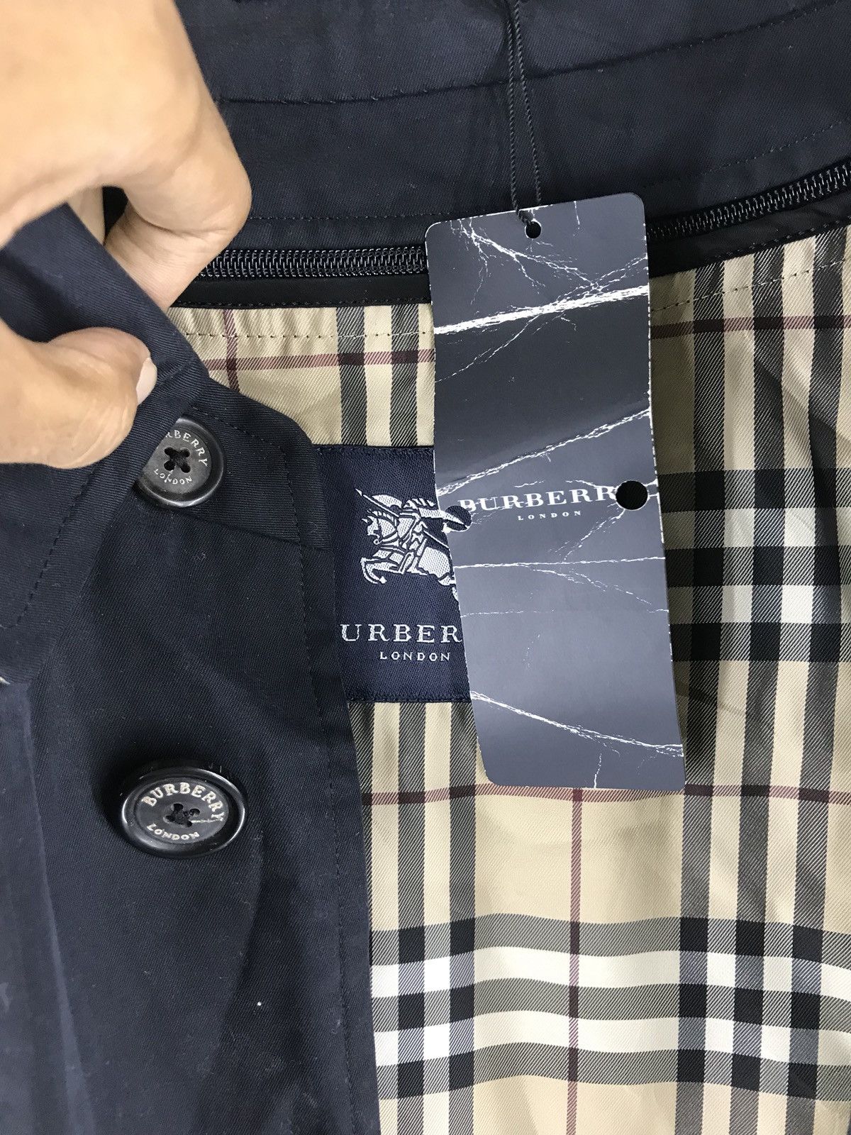 Burberry 🔥FINAL DROP🔥Burberry London Blue Black Nova Check Lining Size US L / EU 52-54 / 3 - 7 Thumbnail