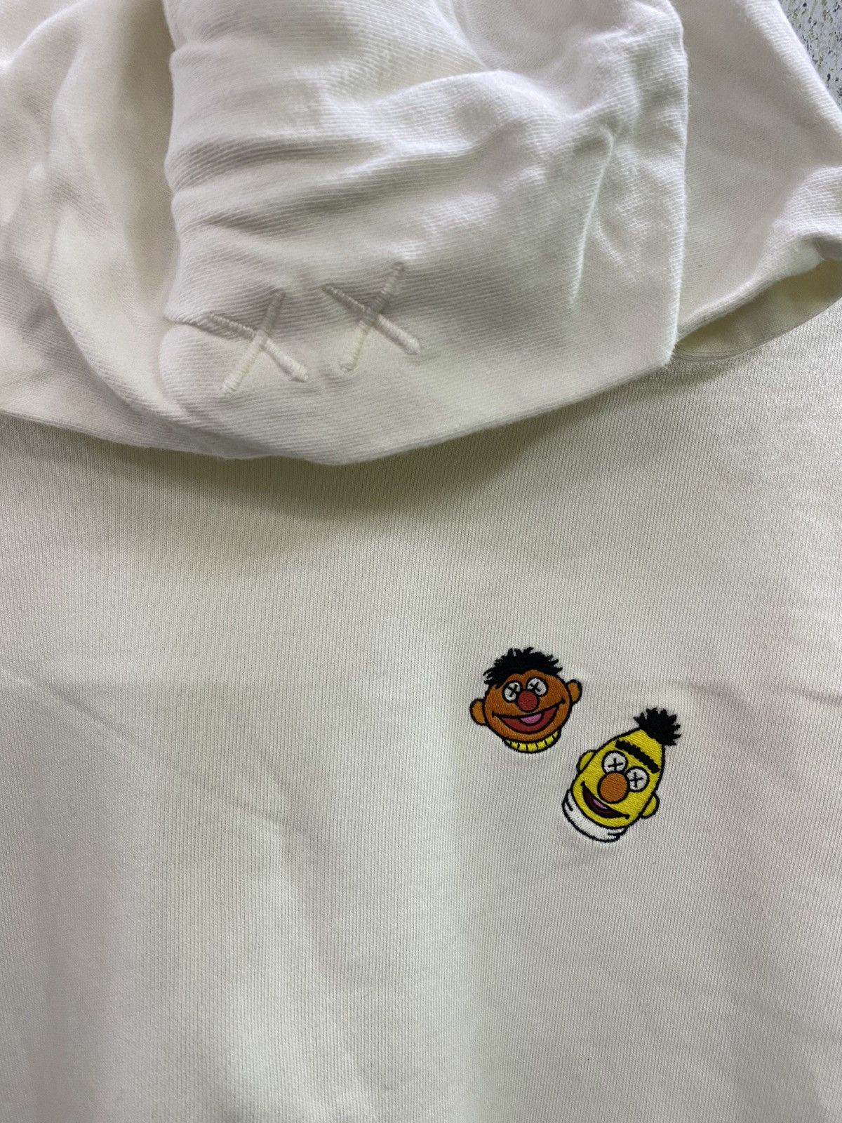 Kaws × Uniqlo Kaws x Sesame Street by Uniqlo Hoodie Size US S / EU 44-46 / 1 - 2 Thumbnail