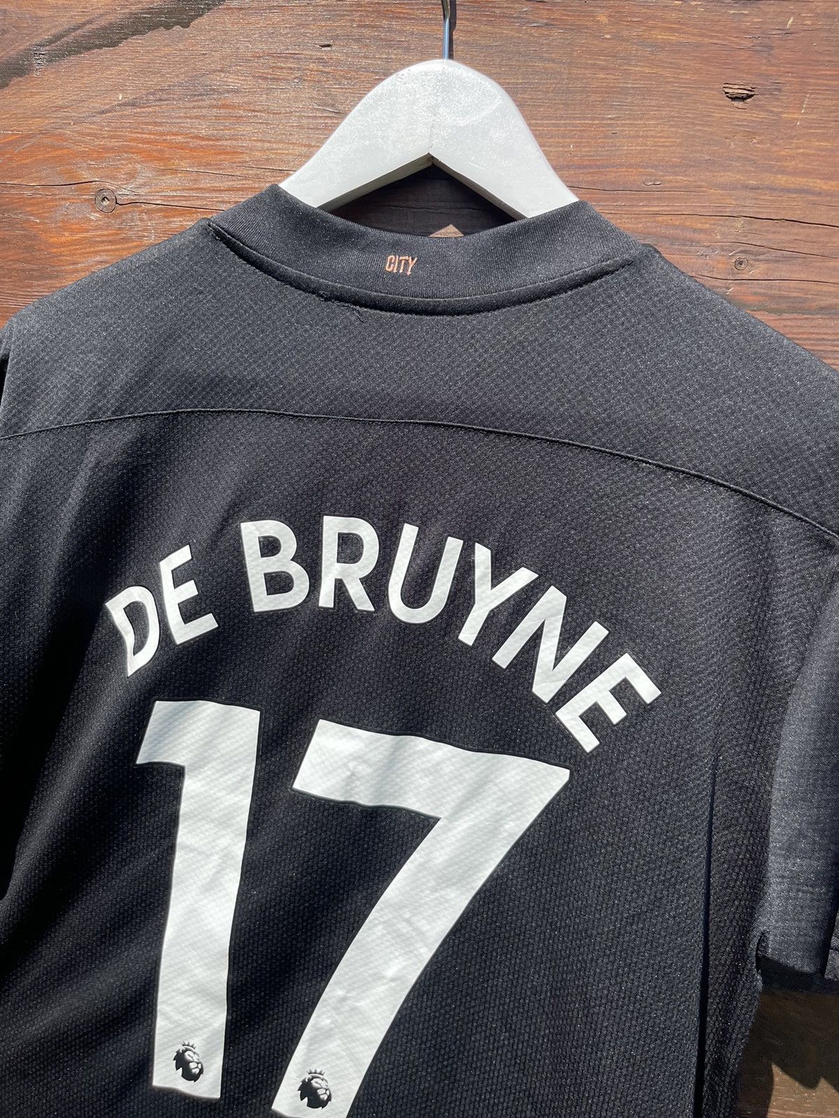 Puma 2021 De Bruyne #17 Puma Manchester City print jersey vintage Size US L / EU 52-54 / 3 - 14 Thumbnail