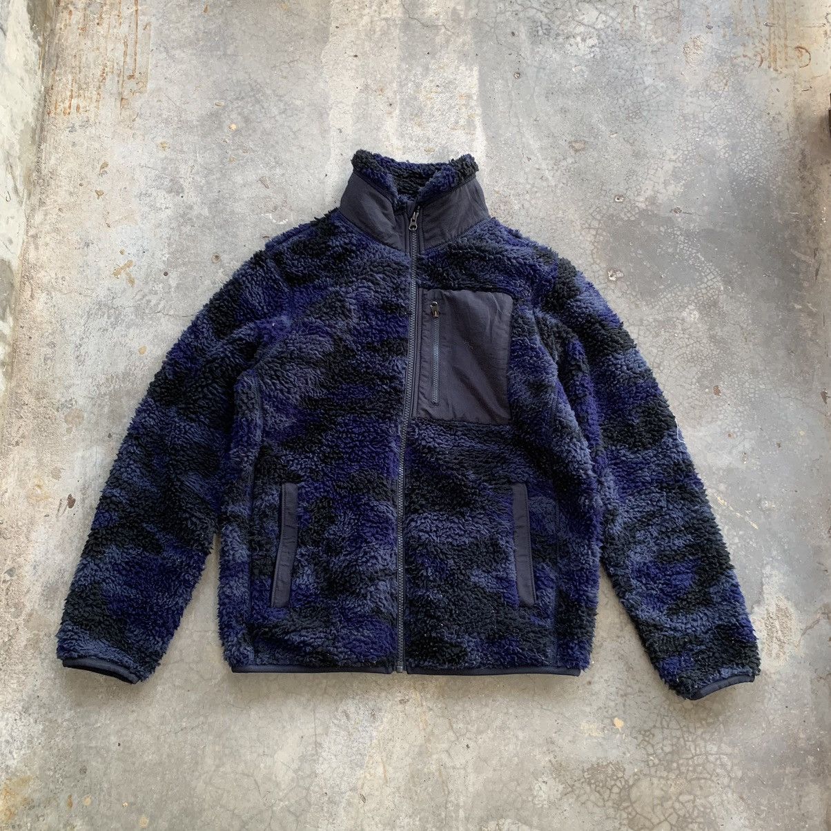 Japanese Brand UNIQLO Camo Fleece Sherpa Jacket Size US M / EU 48-50 / 2 - 1 Thumbnail