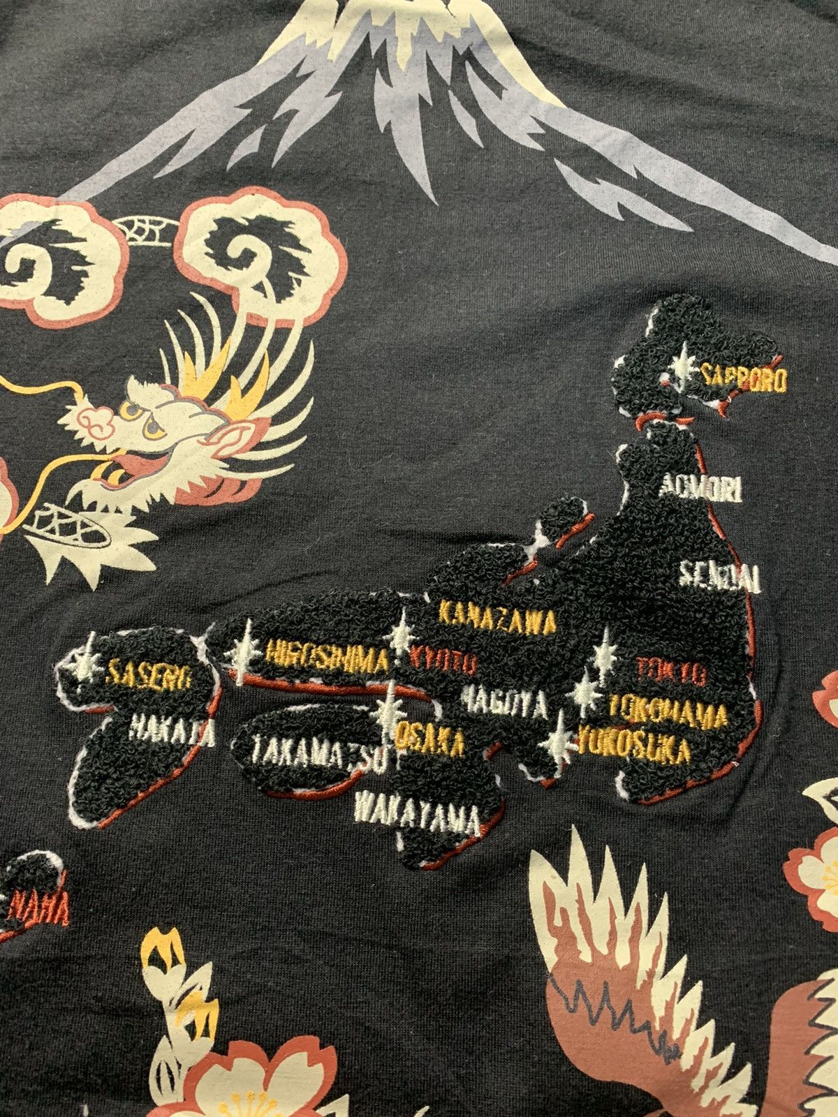 Japanese Brand Lap Wing Dragon Concept Suka Art Pocket Tee Size US M / EU 48-50 / 2 - 4 Thumbnail